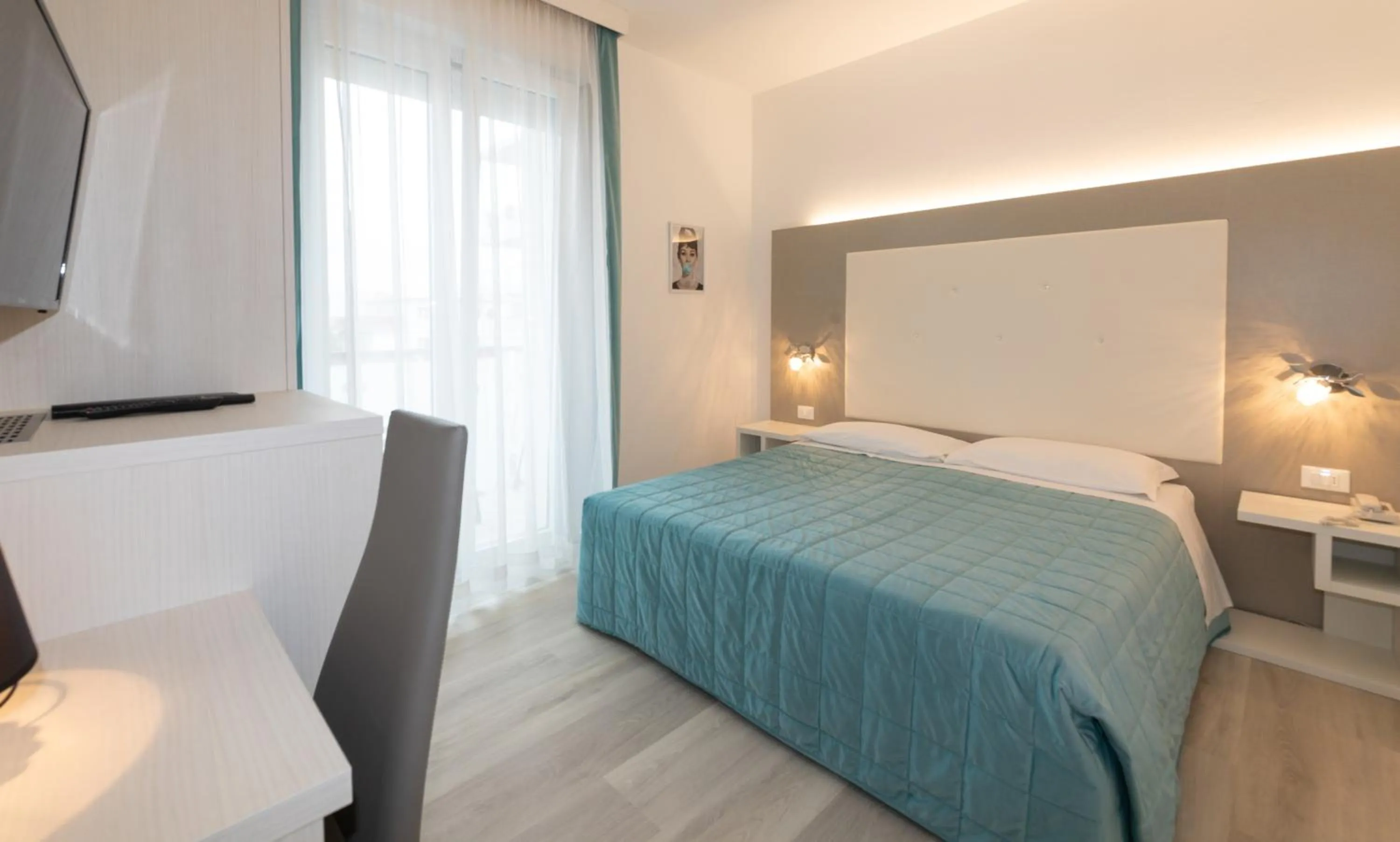 Bed in Hotel & Aparthotel Carinthia S