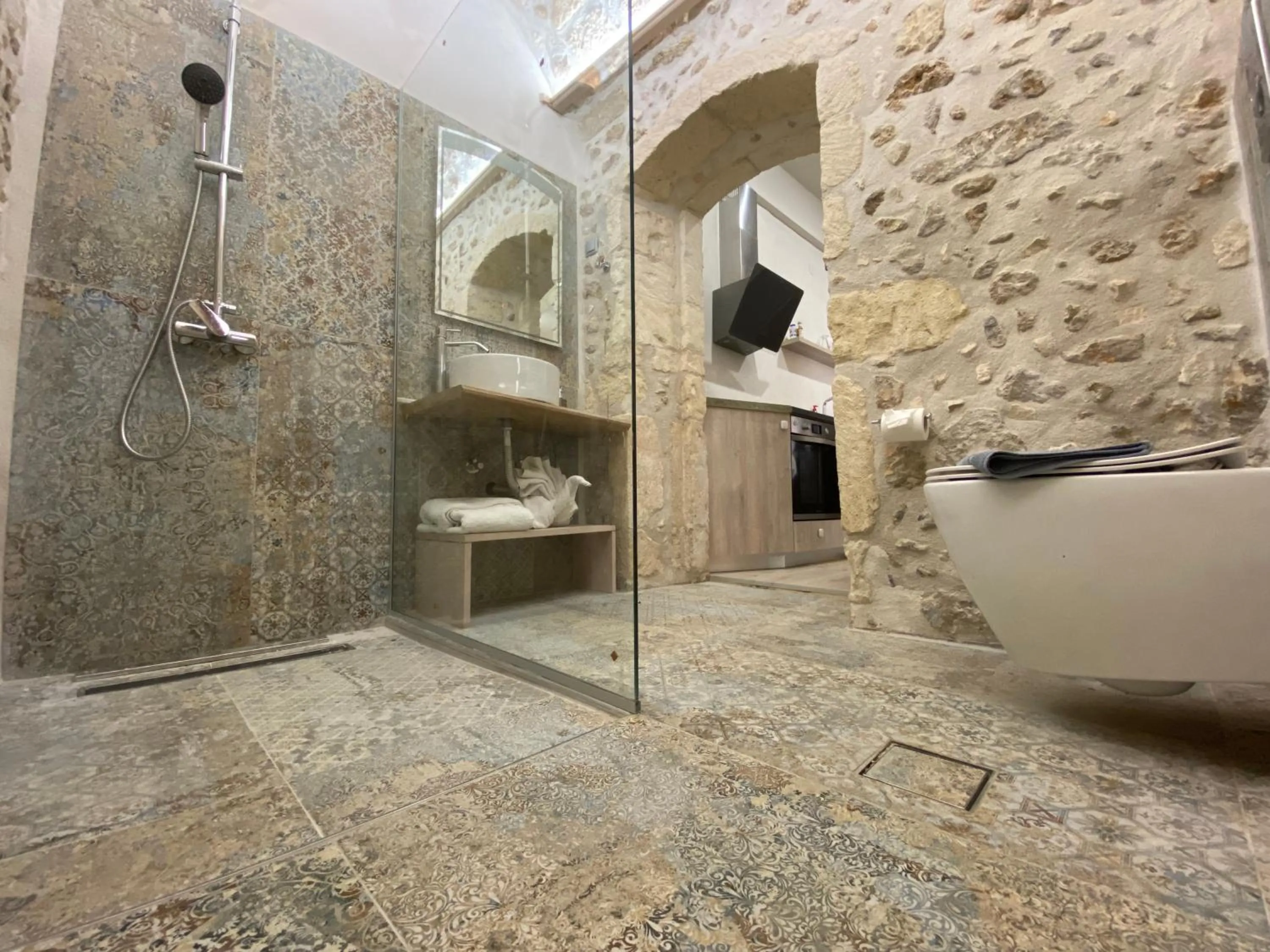 Toilet in Barbara Studios