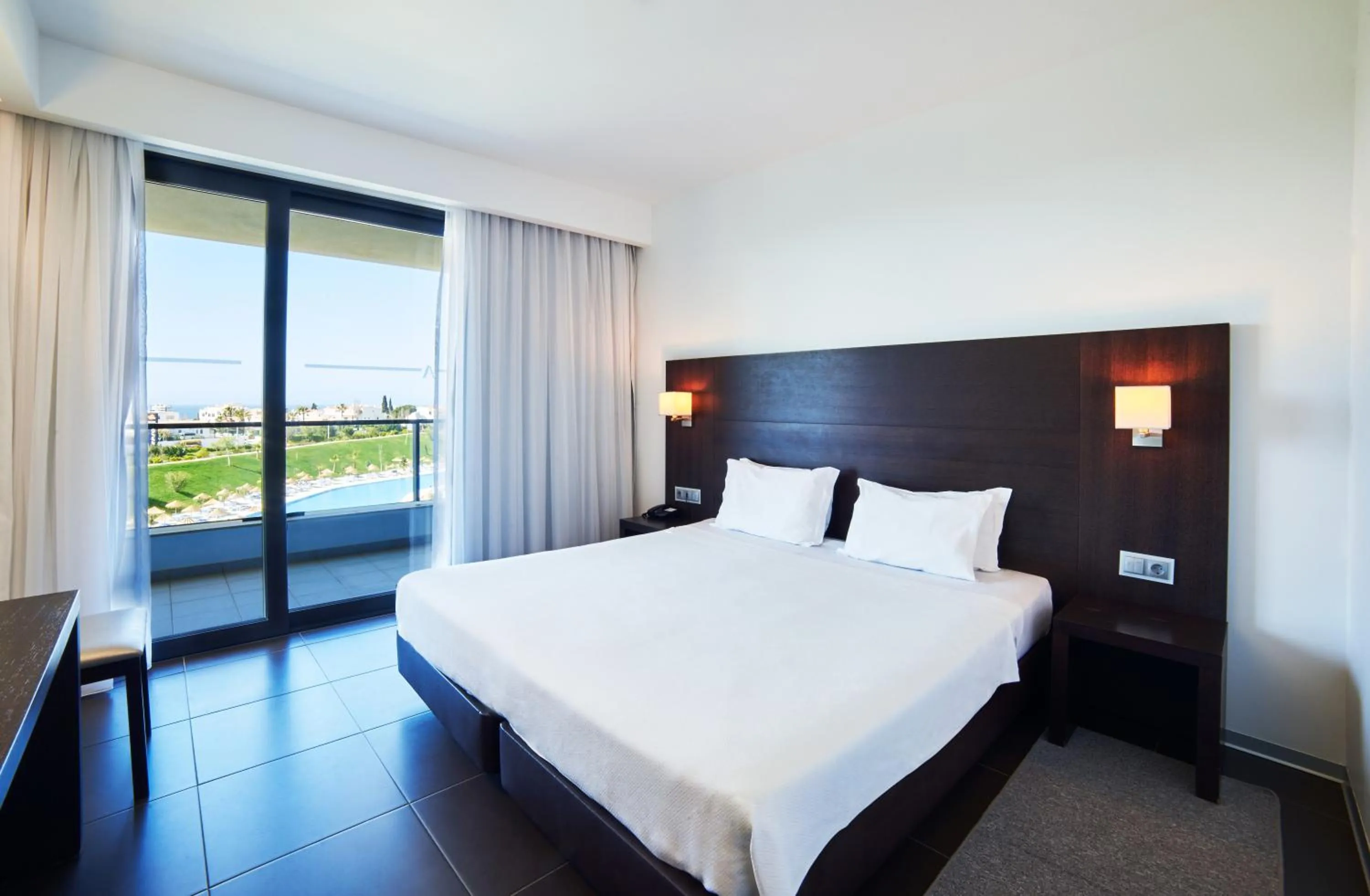 Bed in RR Alvor Baía Resort