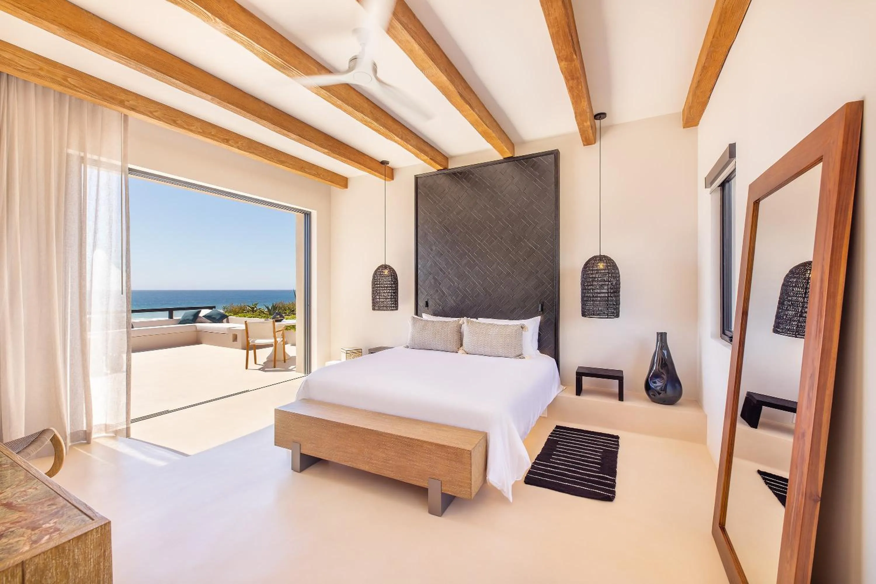 Bed in Kimpton Mas Olas Resort and Spa