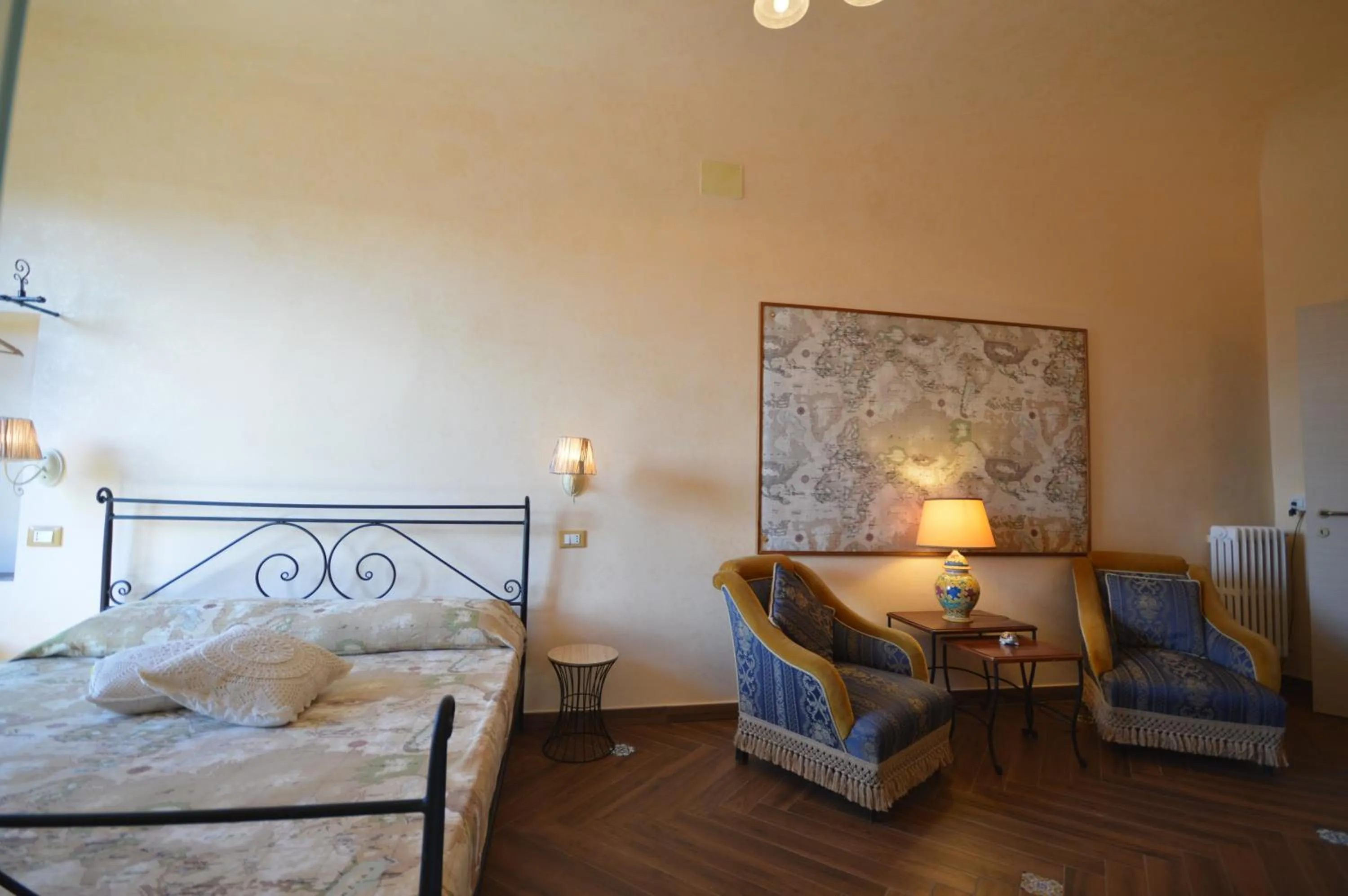 Photo of the whole room, Bed in Centro Sicilia Rooms & Suites