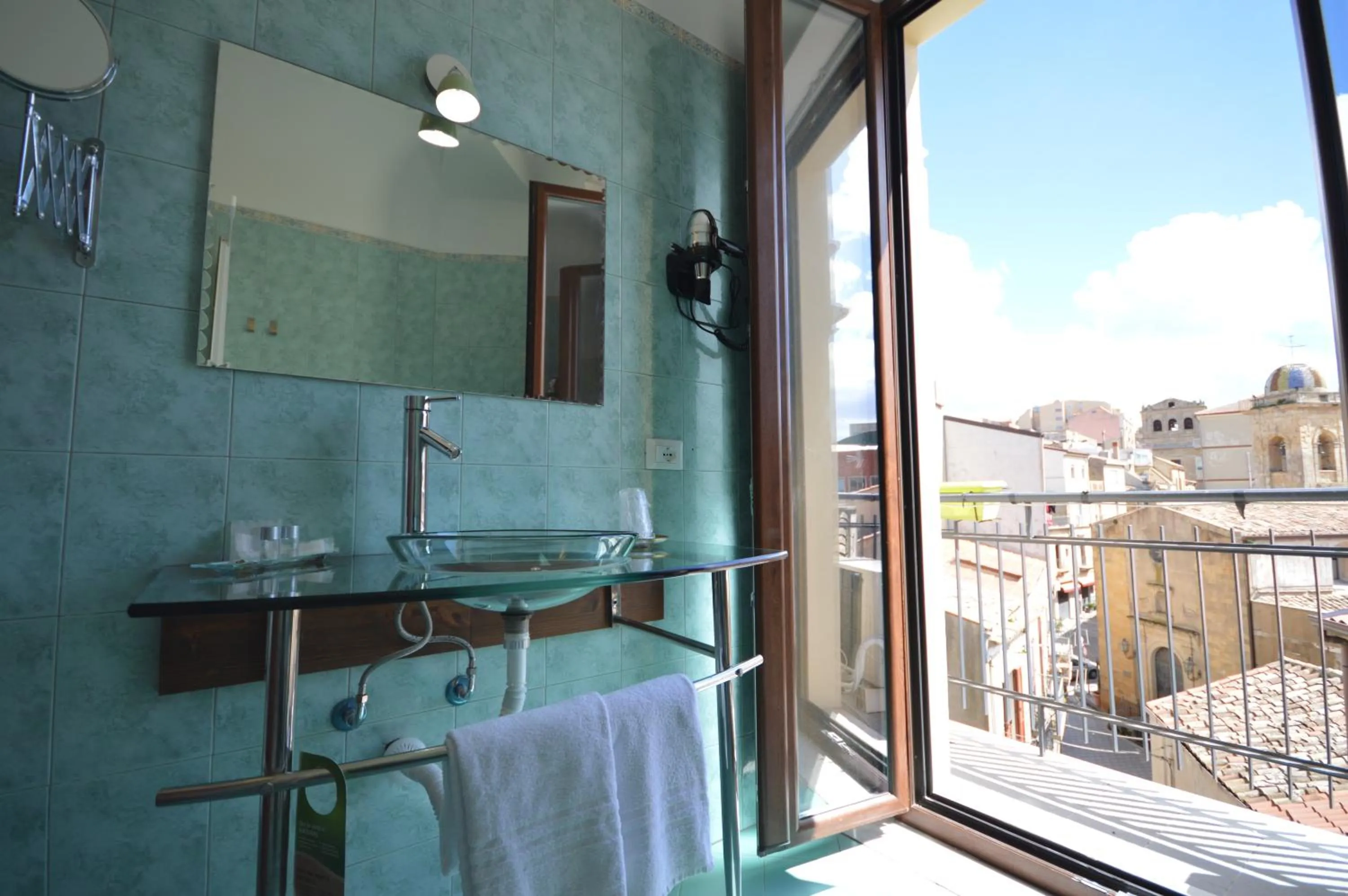 Bathroom in Centro Sicilia Rooms & Suites