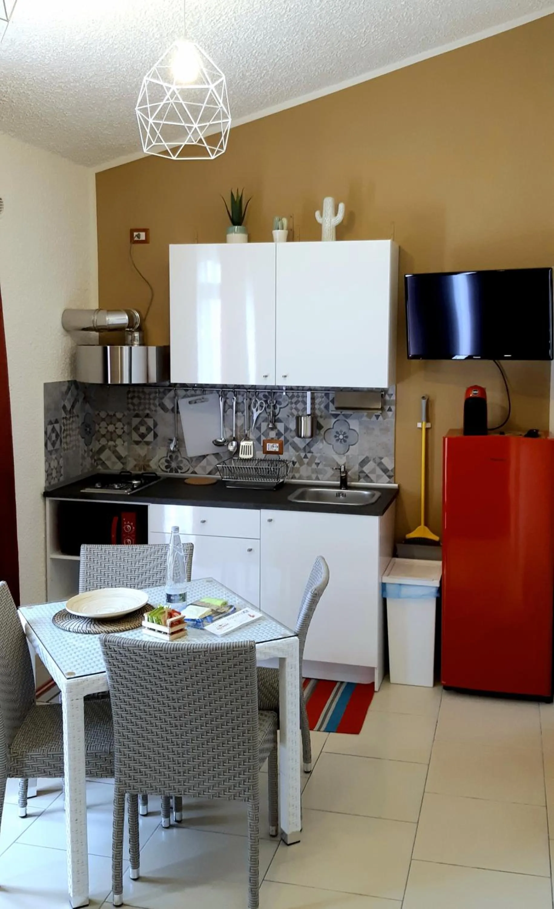 Kitchen or kitchenette in Villa Sunset B&B/Apartments