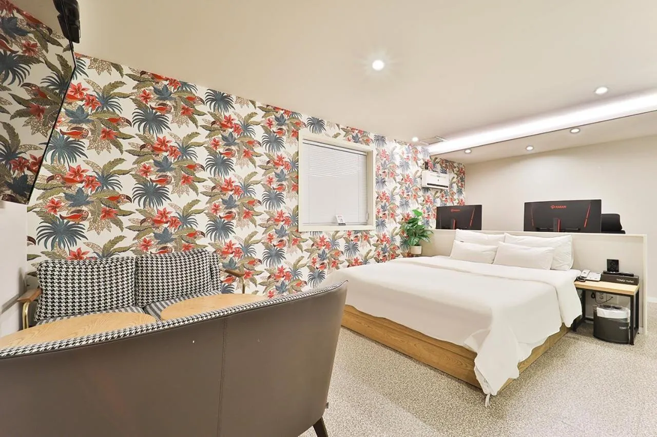 Bed in Jamsil Tomgi Hotel