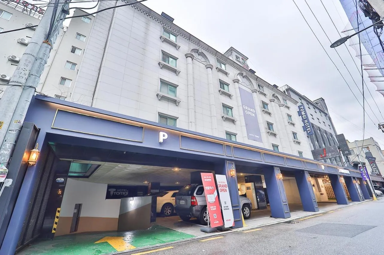 Property building in Jamsil Tomgi Hotel