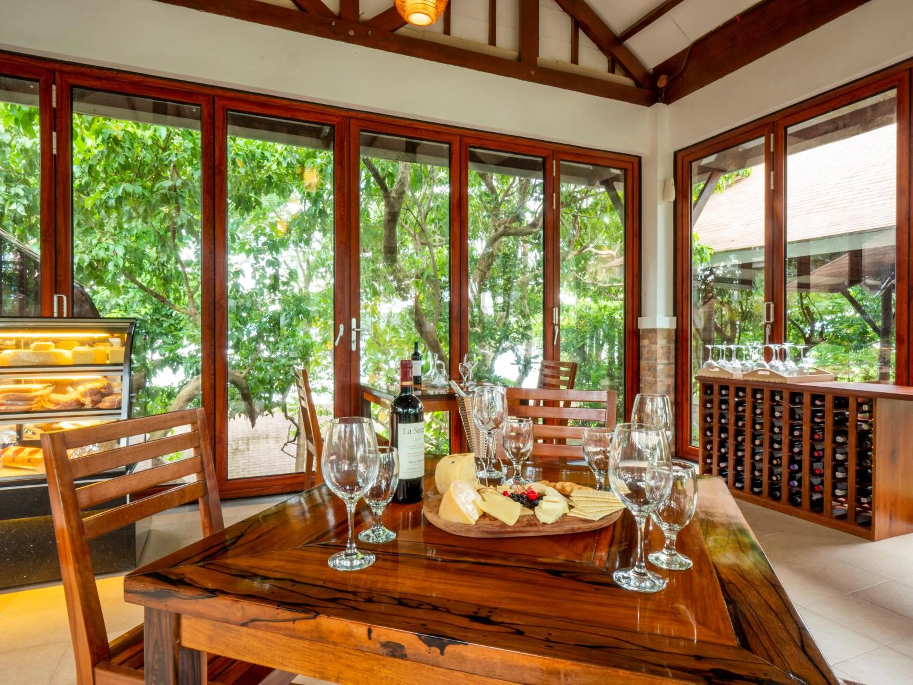 Breakfast in Sunlight Ecotourism Island Resort