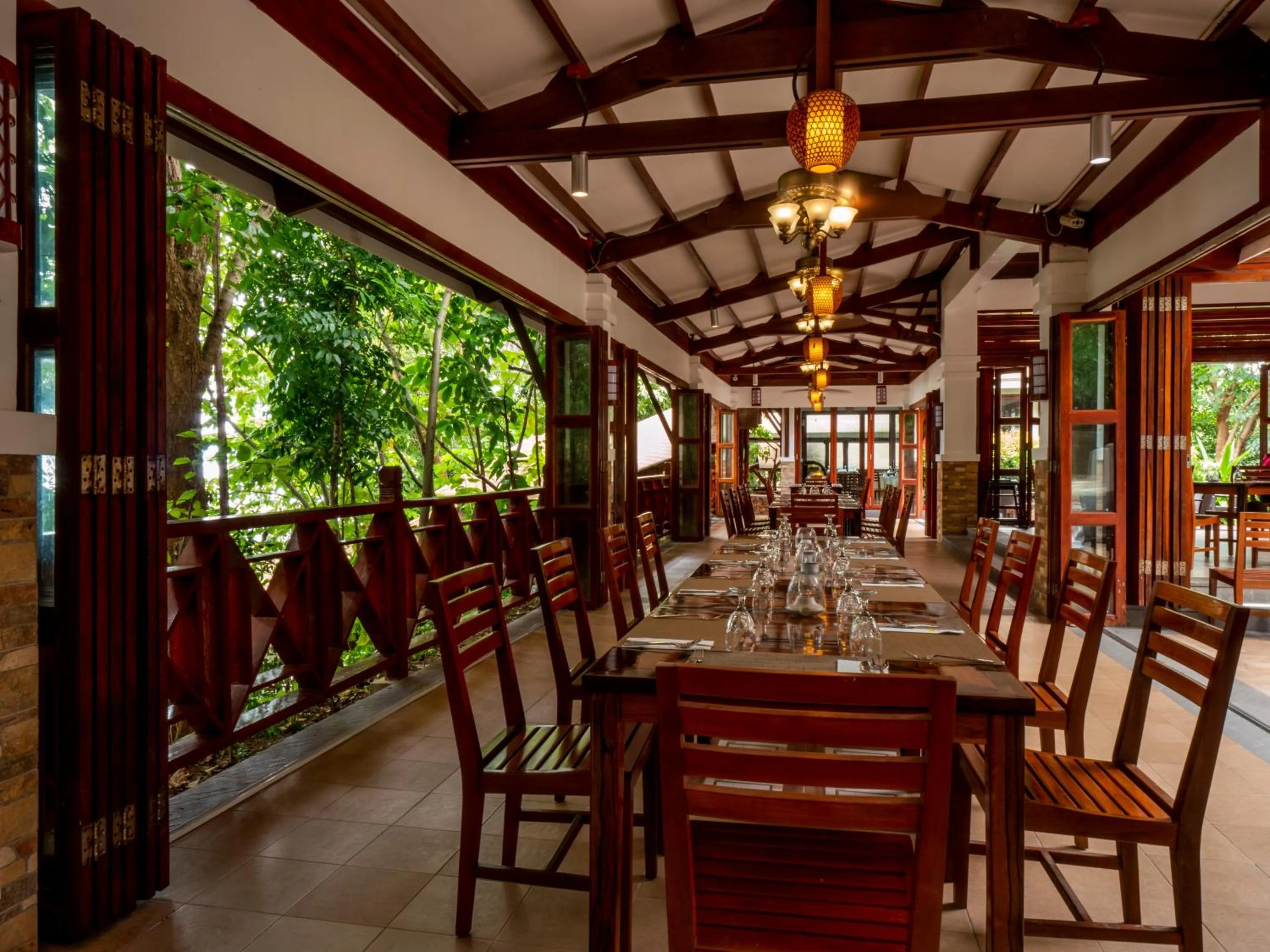 Restaurant/places to eat in Sunlight Ecotourism Island Resort