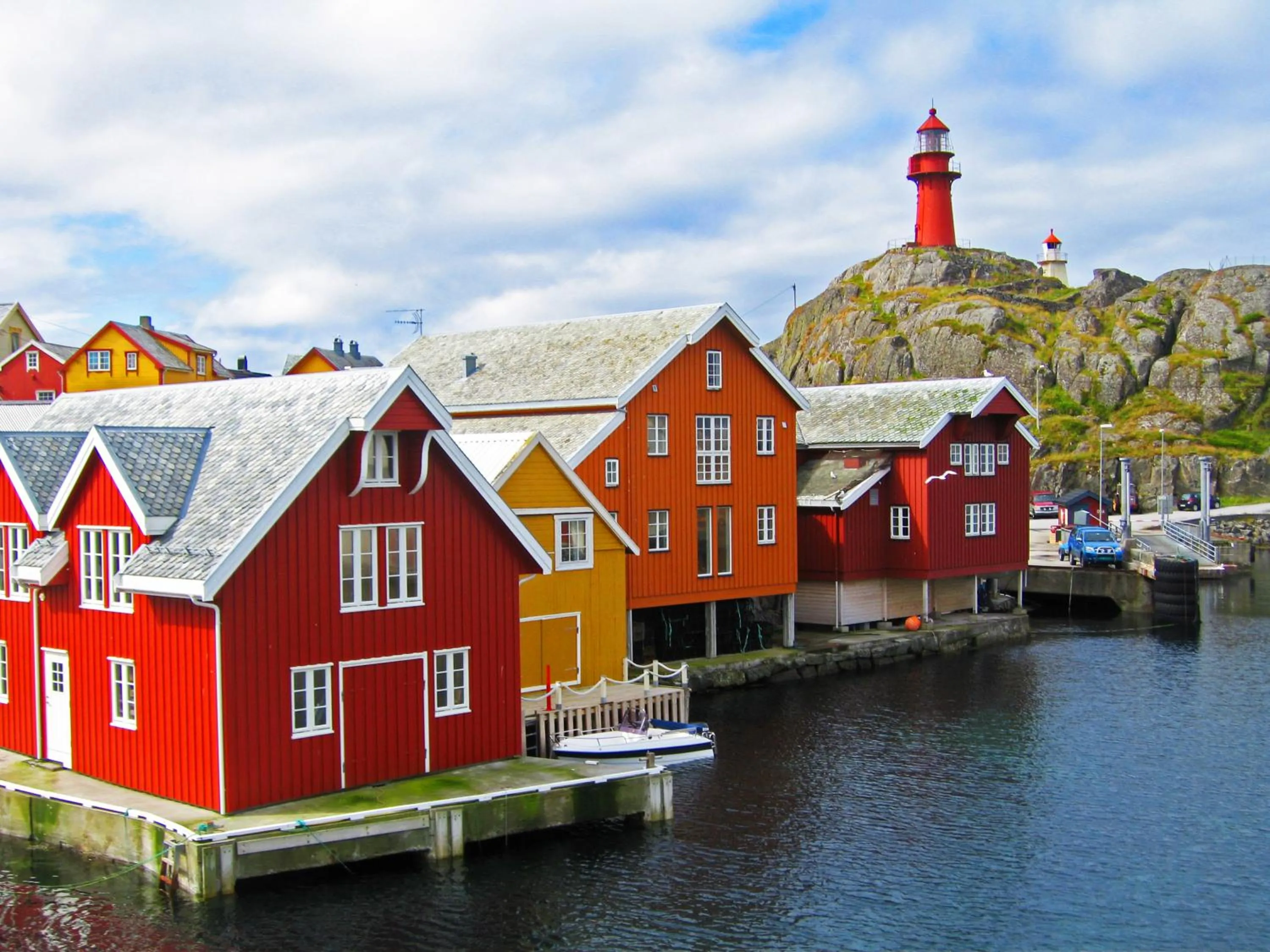 Patio in Ona Havstuer - by Classic Norway Hotels