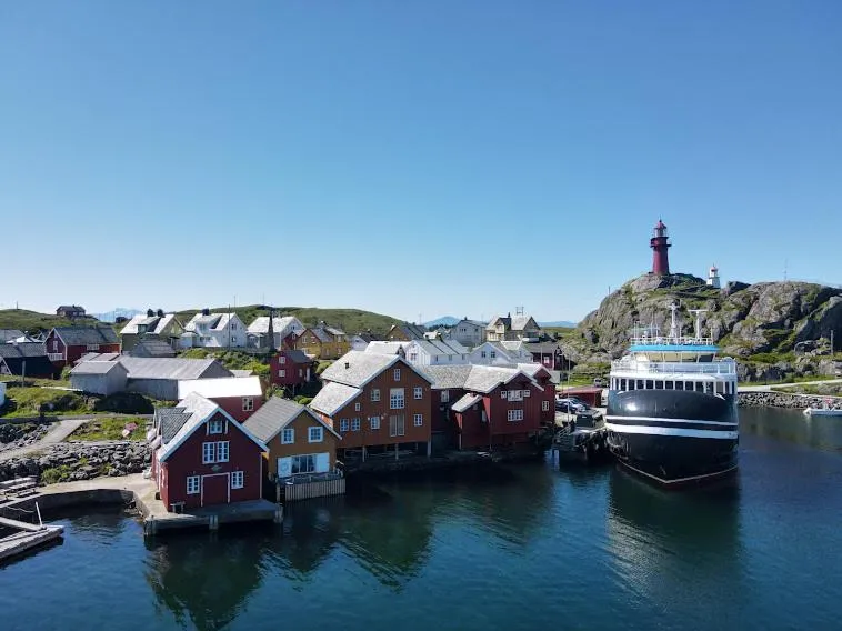 Property building in Ona Havstuer - by Classic Norway Hotels