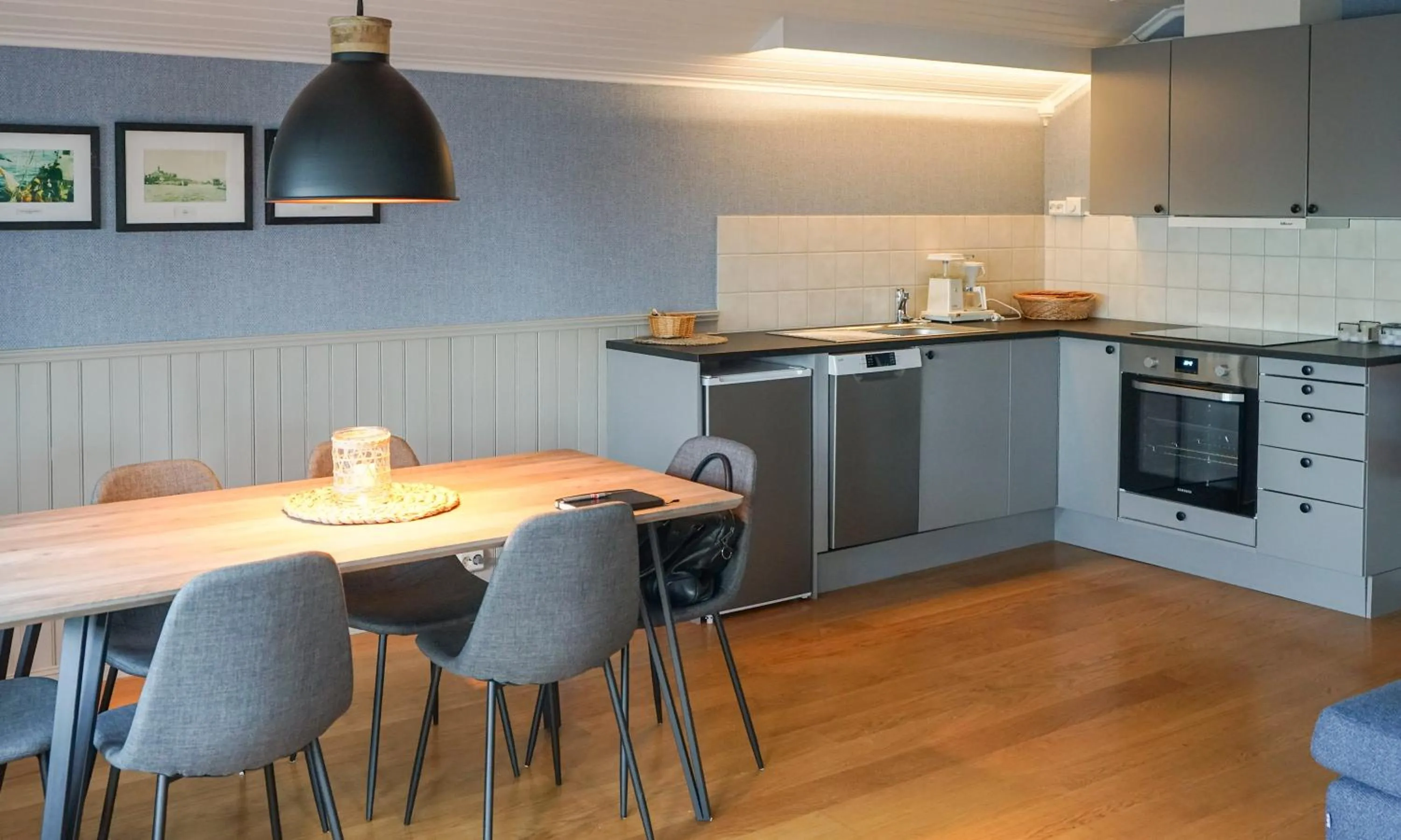Kitchen or kitchenette in Ona Havstuer - by Classic Norway Hotels