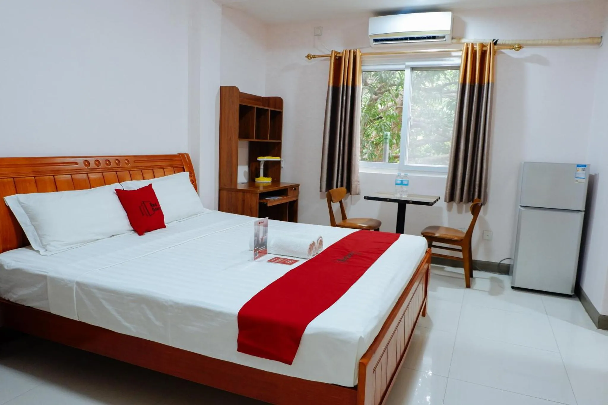 Bed in RedDoorz Plus near Camella La Brisa Lapulapu