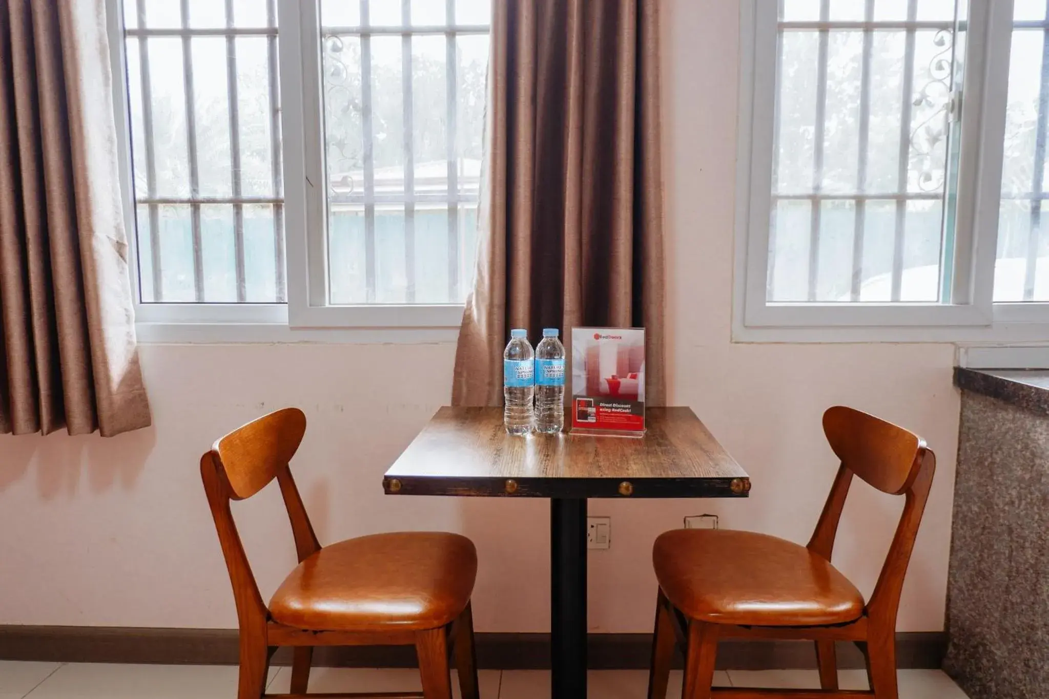 Two-Bedroom Suite in RedDoorz Plus near Camella La Brisa Lapulapu Two-Bedroom Suite in RedDoorz Plus near Camella La Brisa Lapulapu