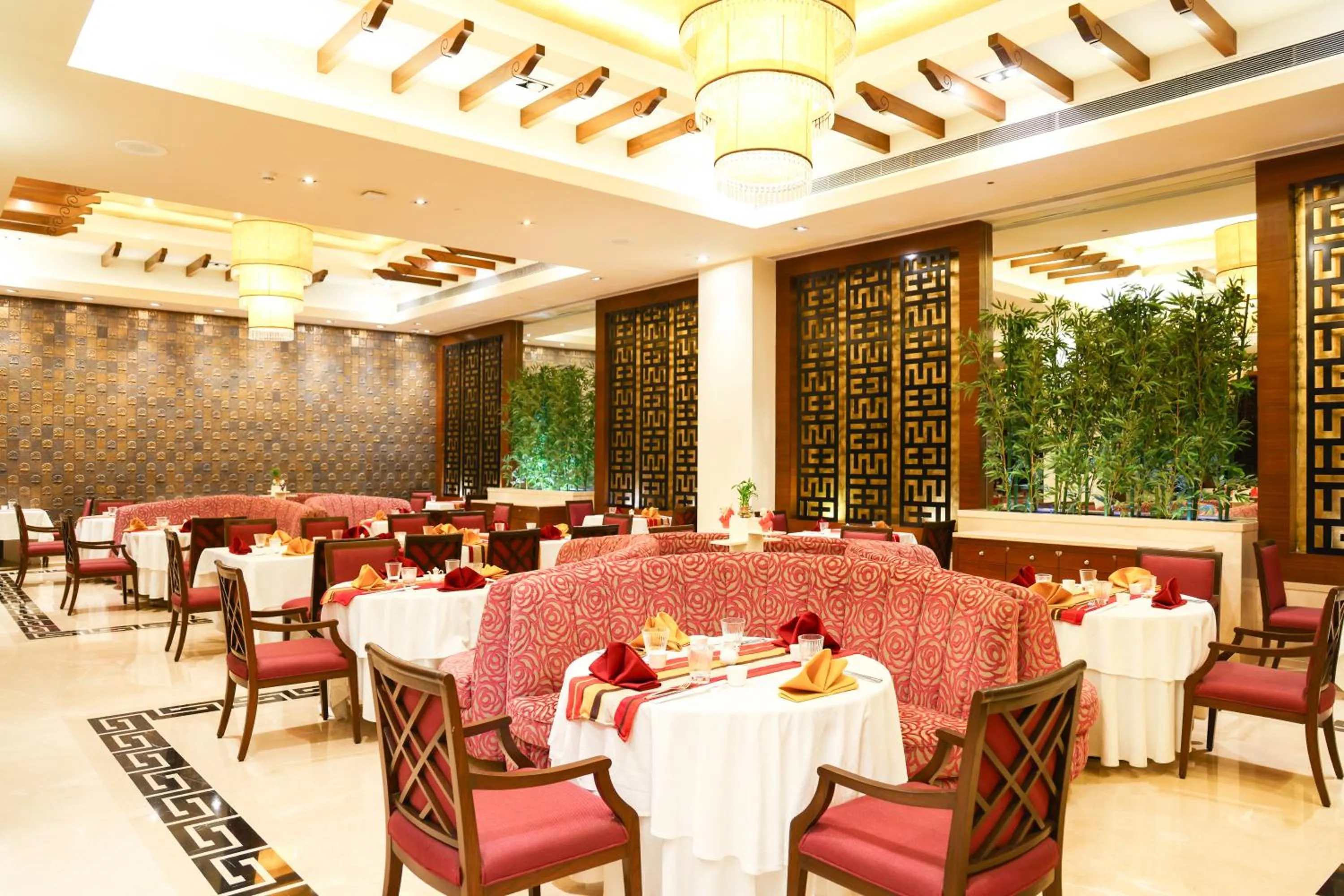 Restaurant/places to eat in Balaji Sarovar Premiere