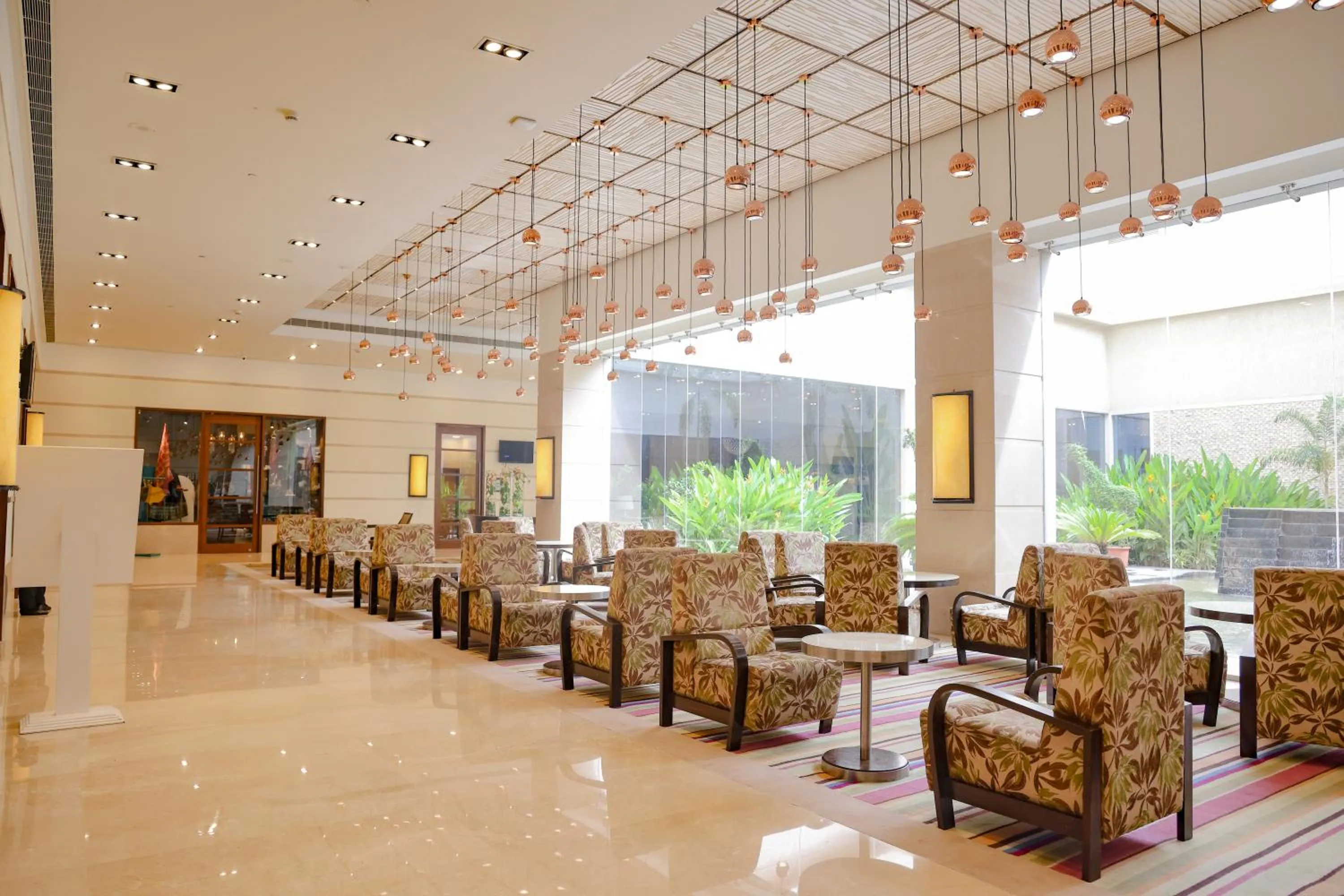 Restaurant/places to eat in Balaji Sarovar Premiere