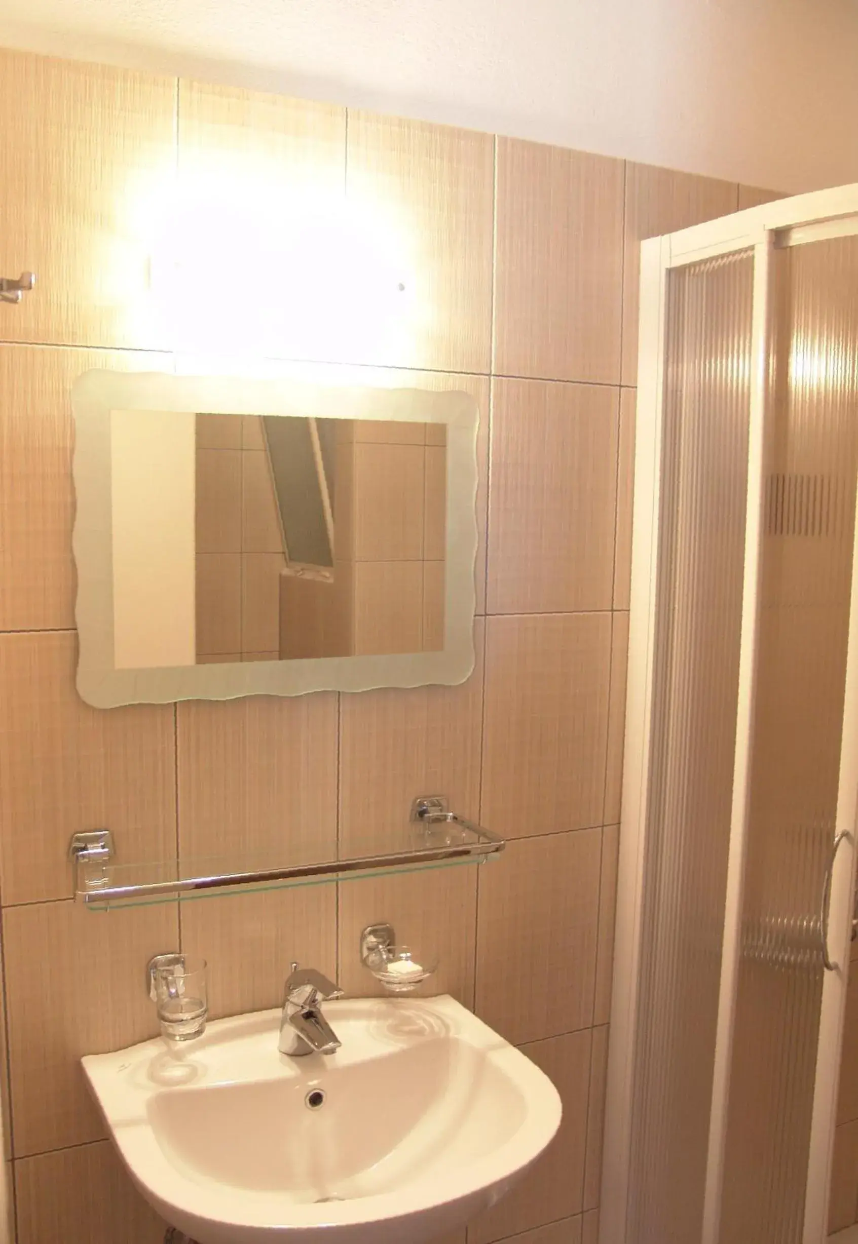 Single Room in Merope Hotel Single Room in Merope Hotel