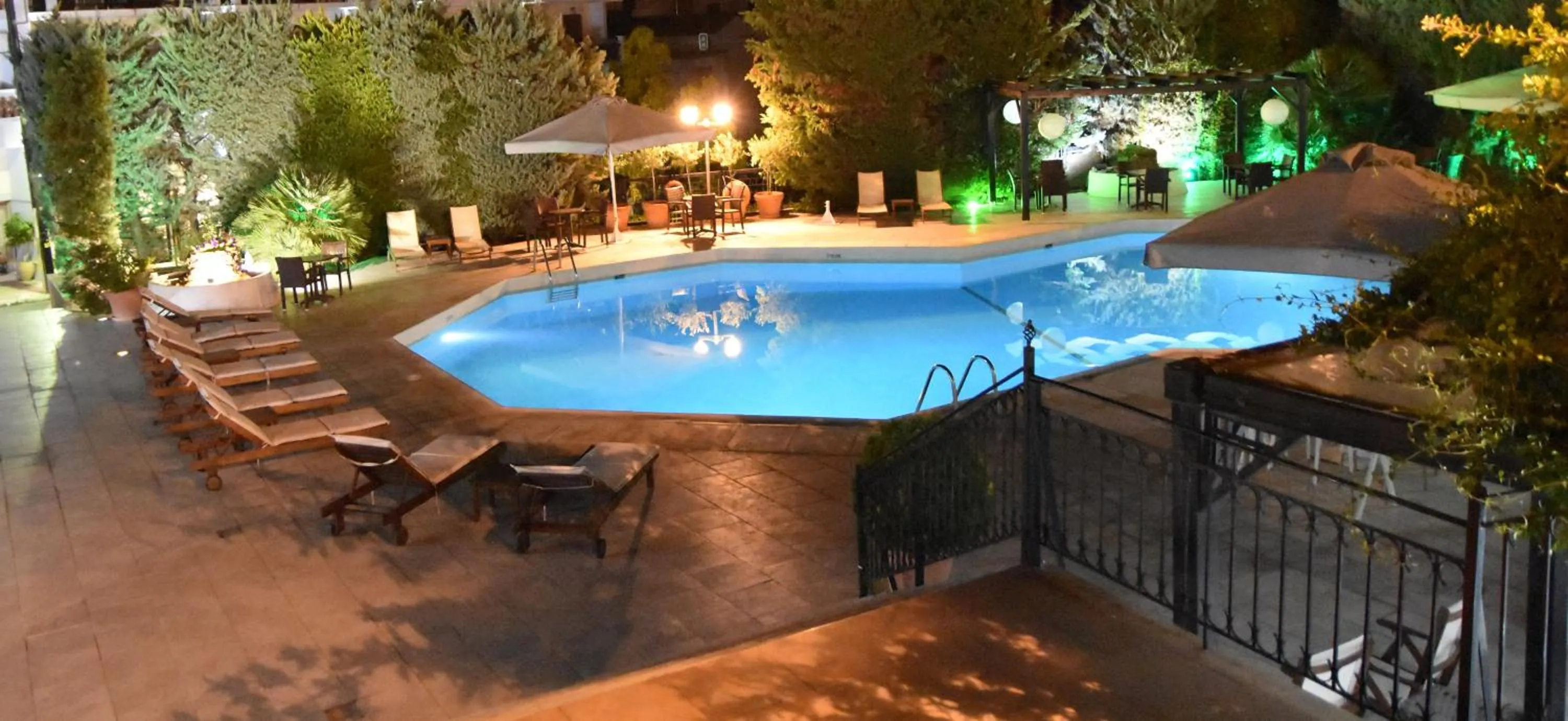 Swimming pool in Merope Hotel