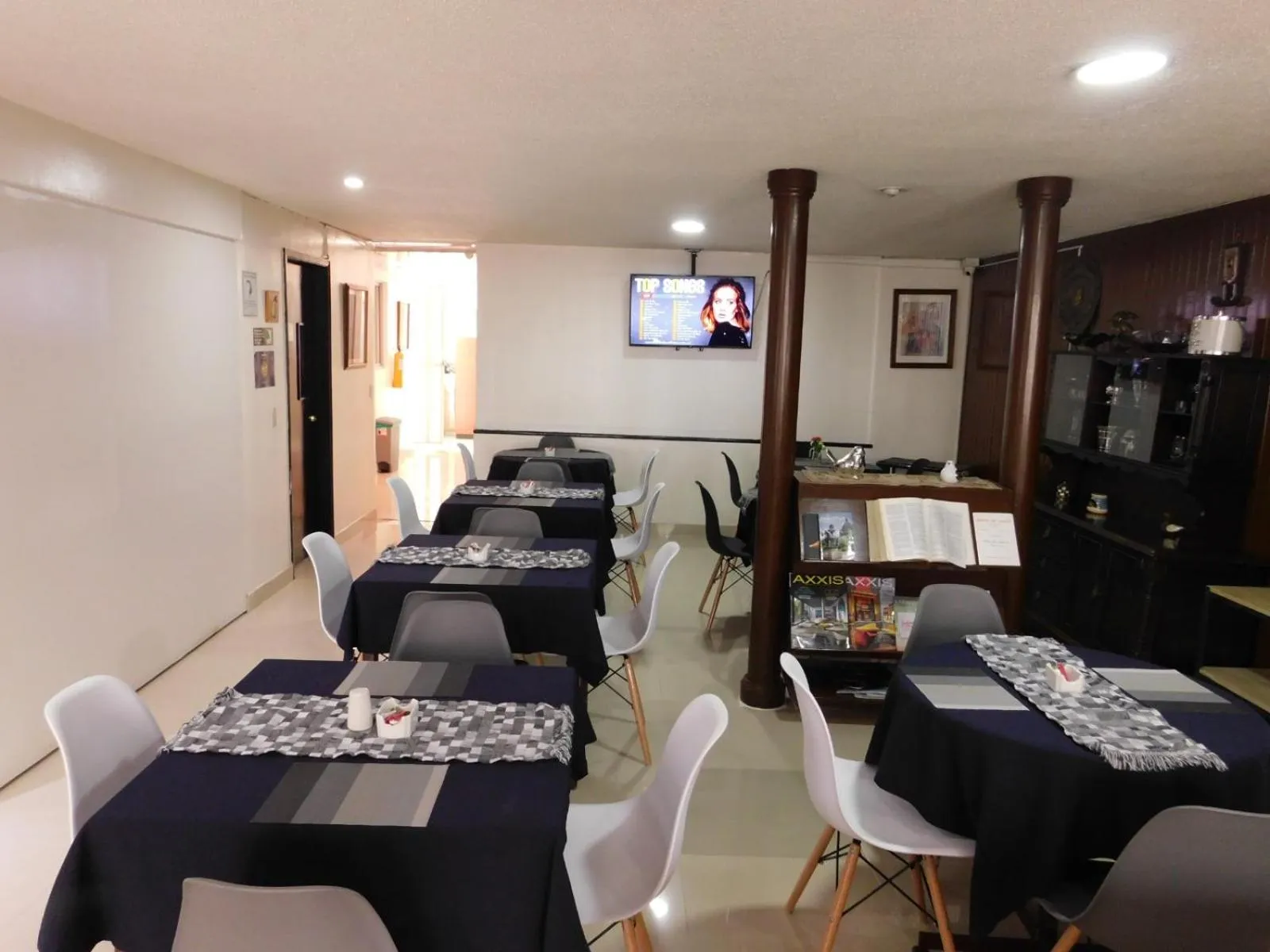 Breakfast in Hotel Casa Navi