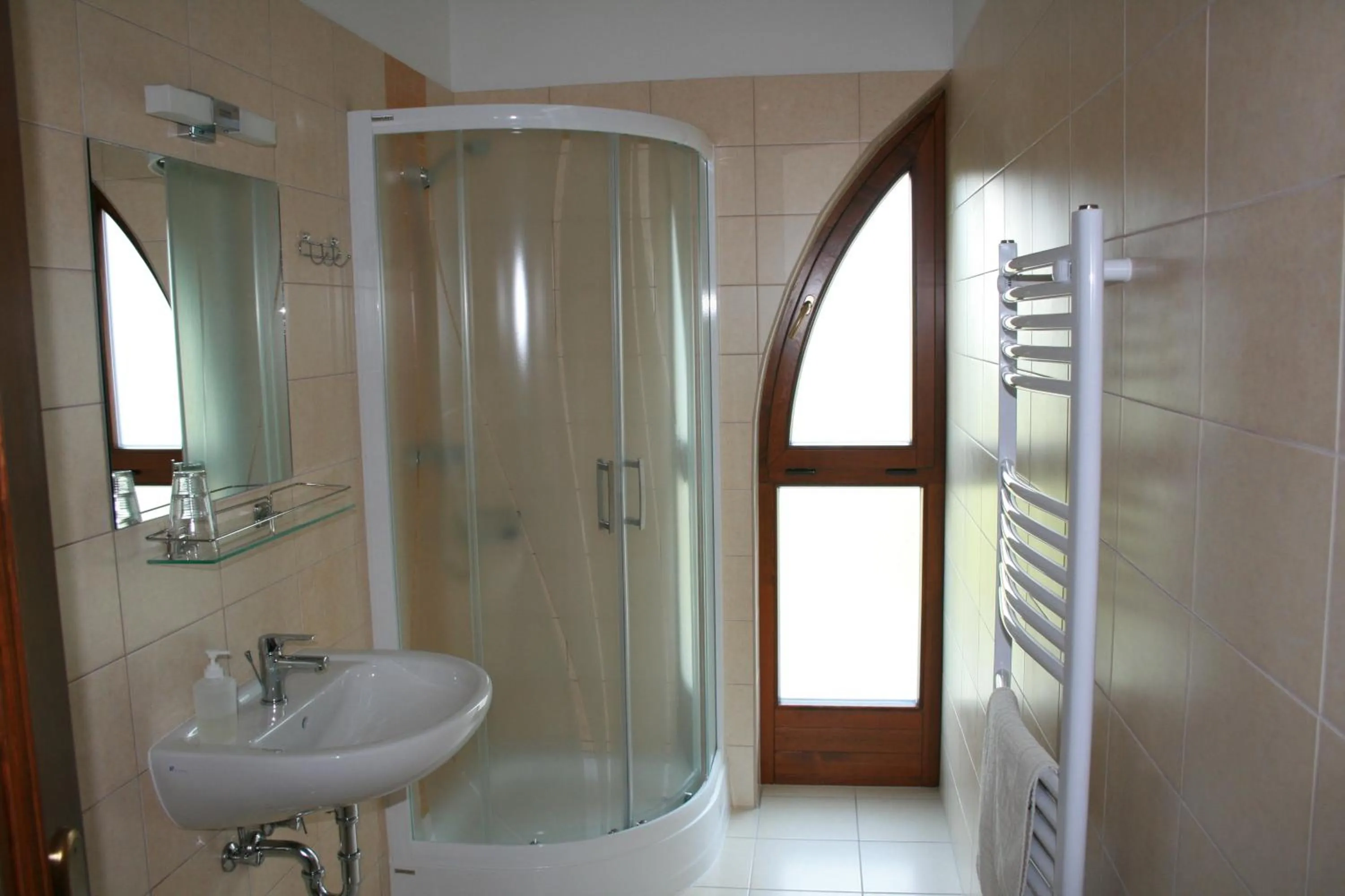 Bathroom in Piroska Csárda és Panzió