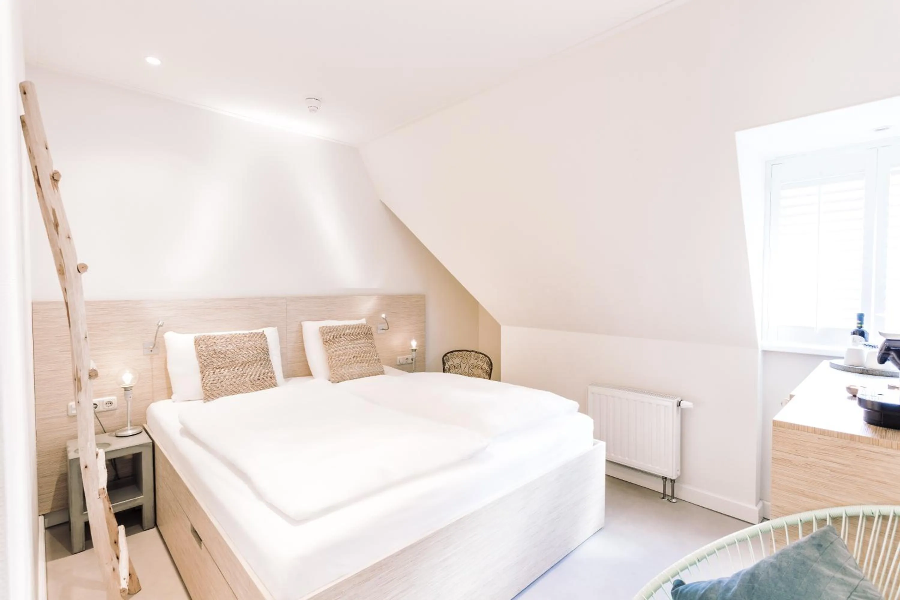 Bed in Logement Overzee