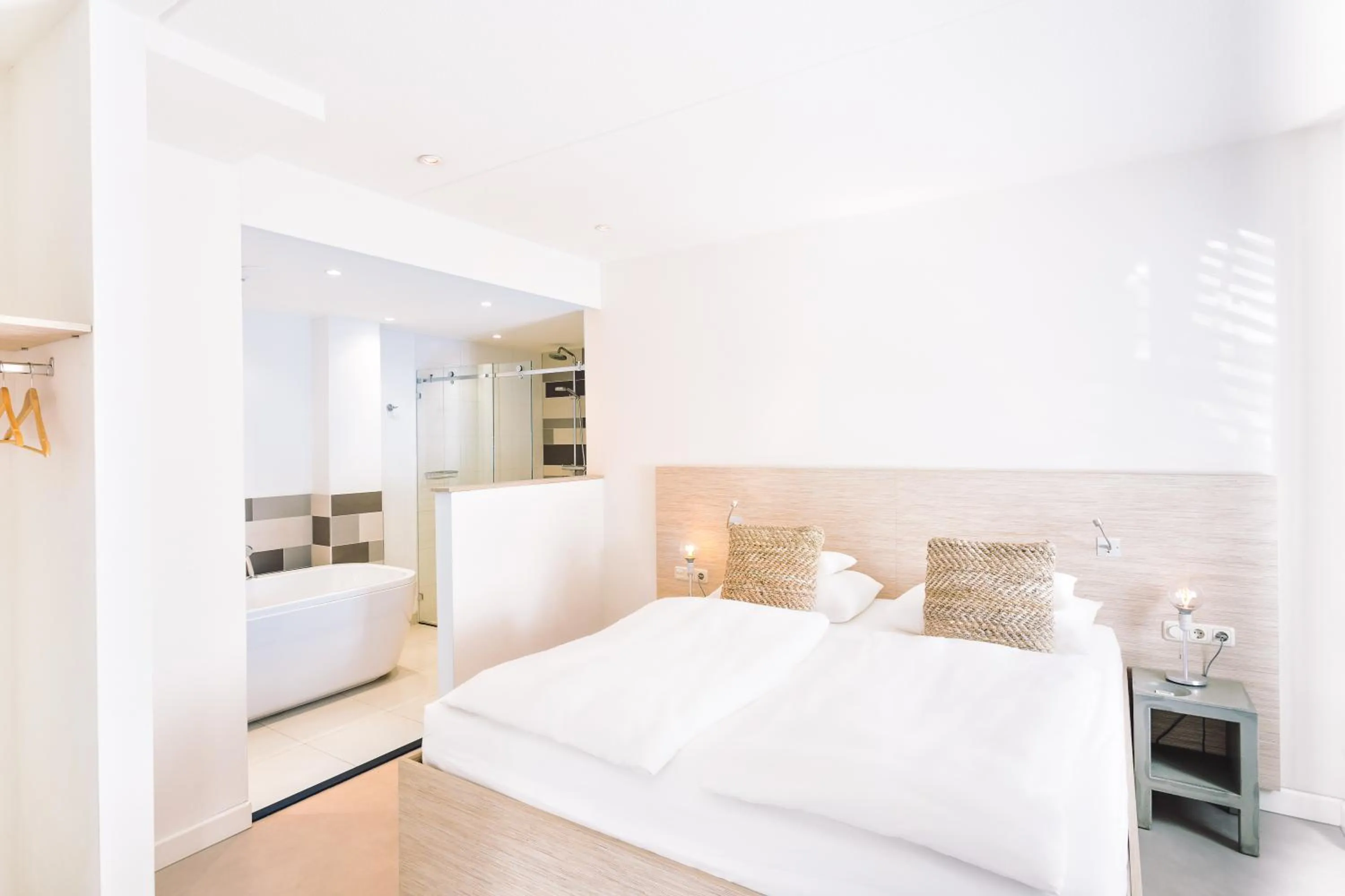 Bed in Logement Overzee