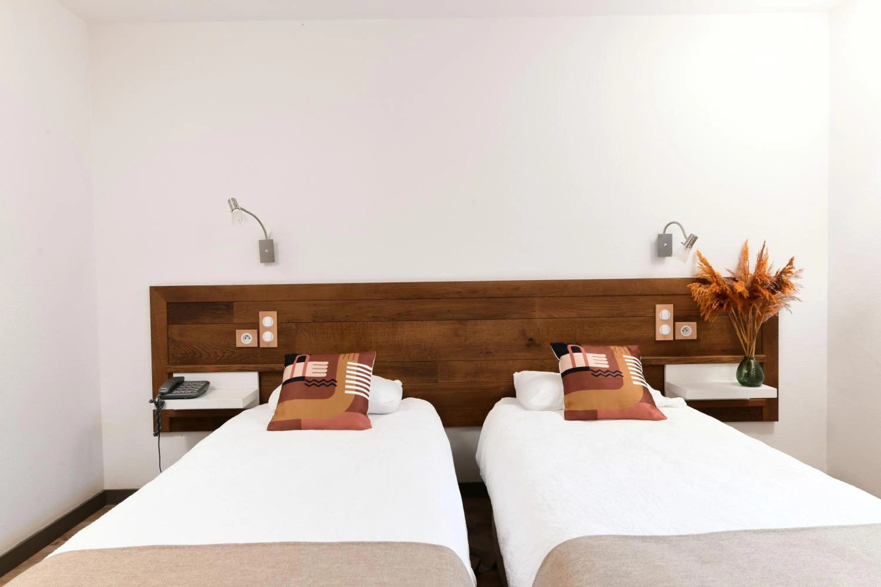 Bedroom, Bed in Logis Hôtel Etchemaïté