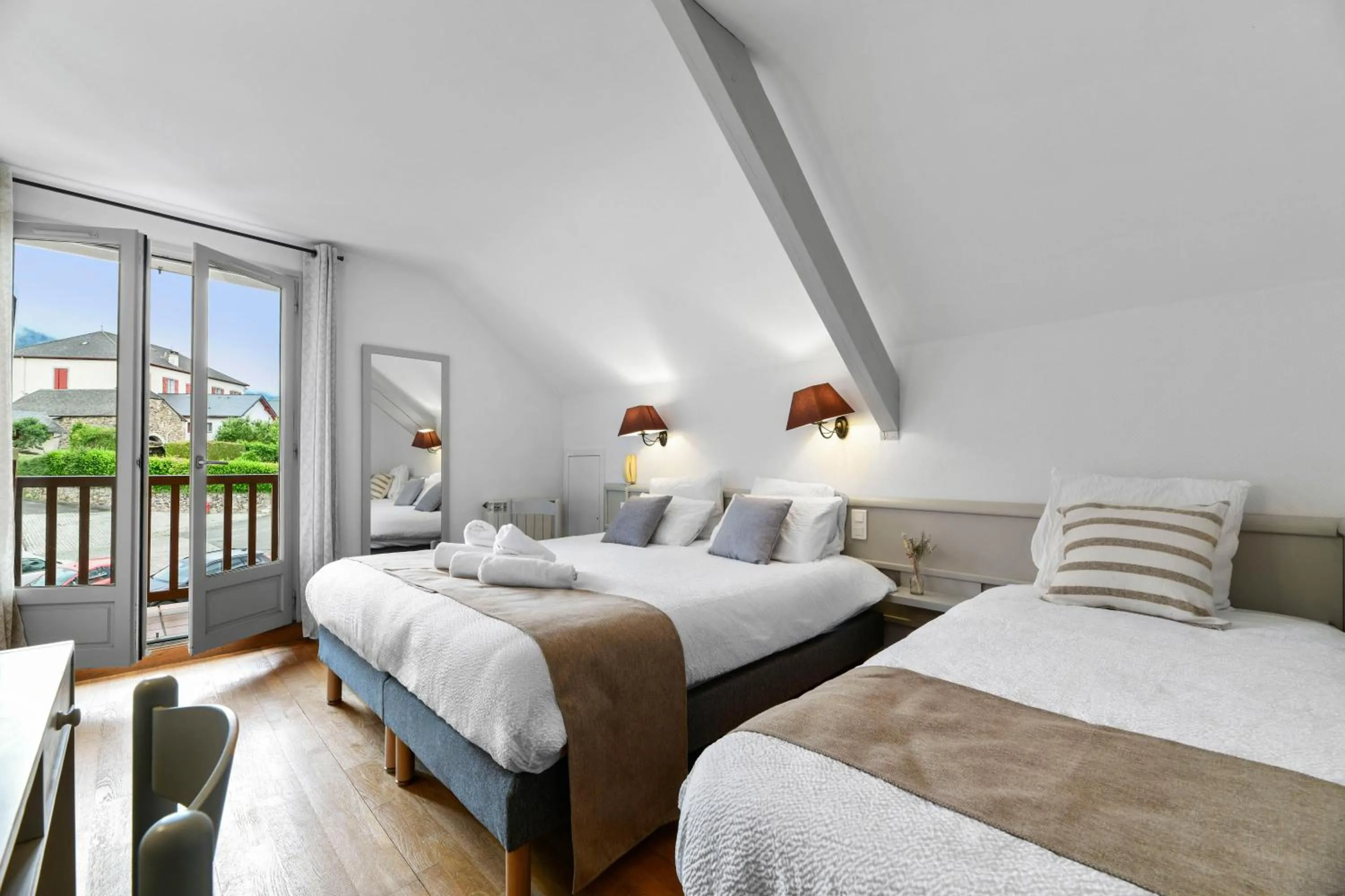 Bedroom, Bed in Logis Hôtel Etchemaïté