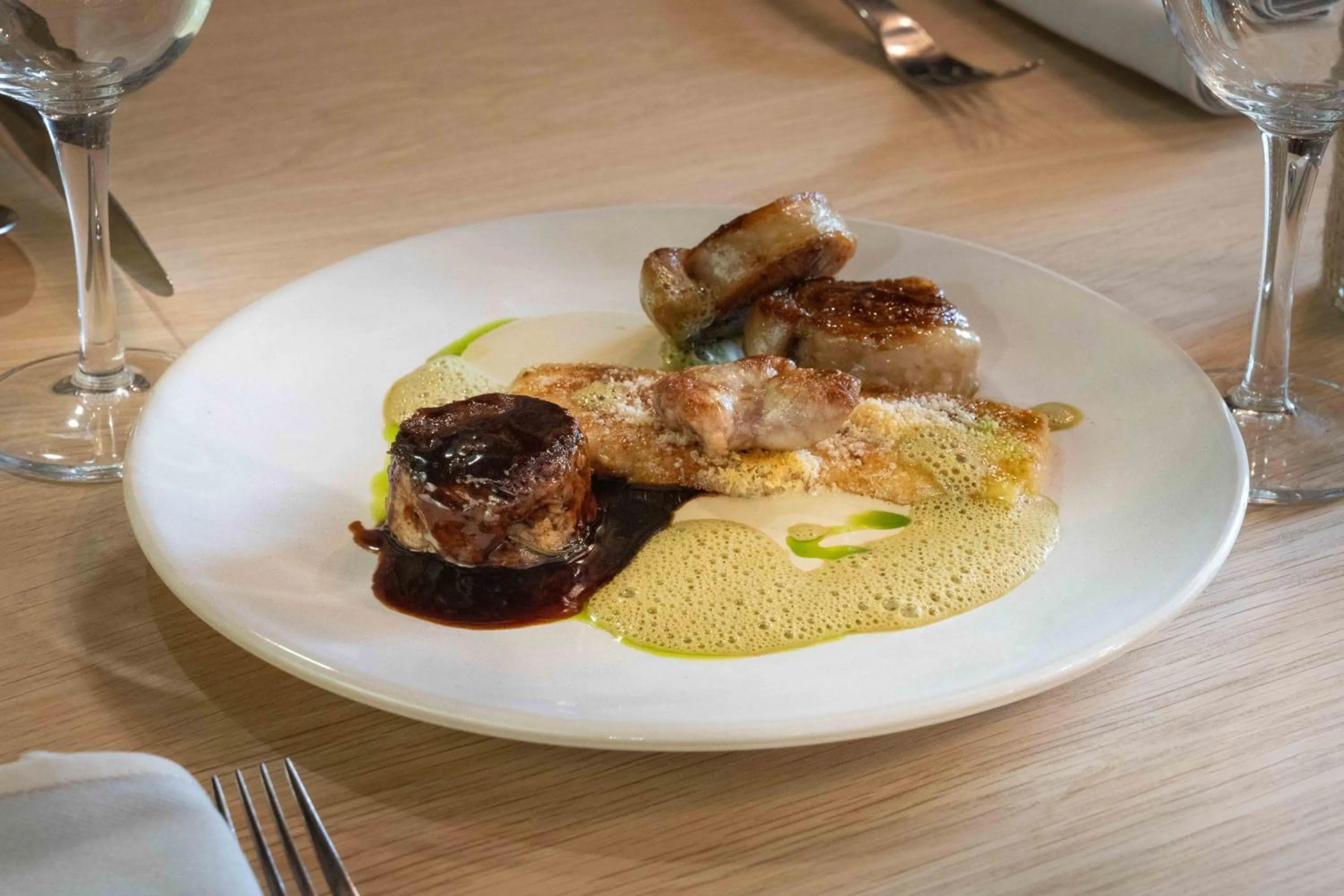 Restaurant/places to eat in Logis Hôtel Etchemaïté