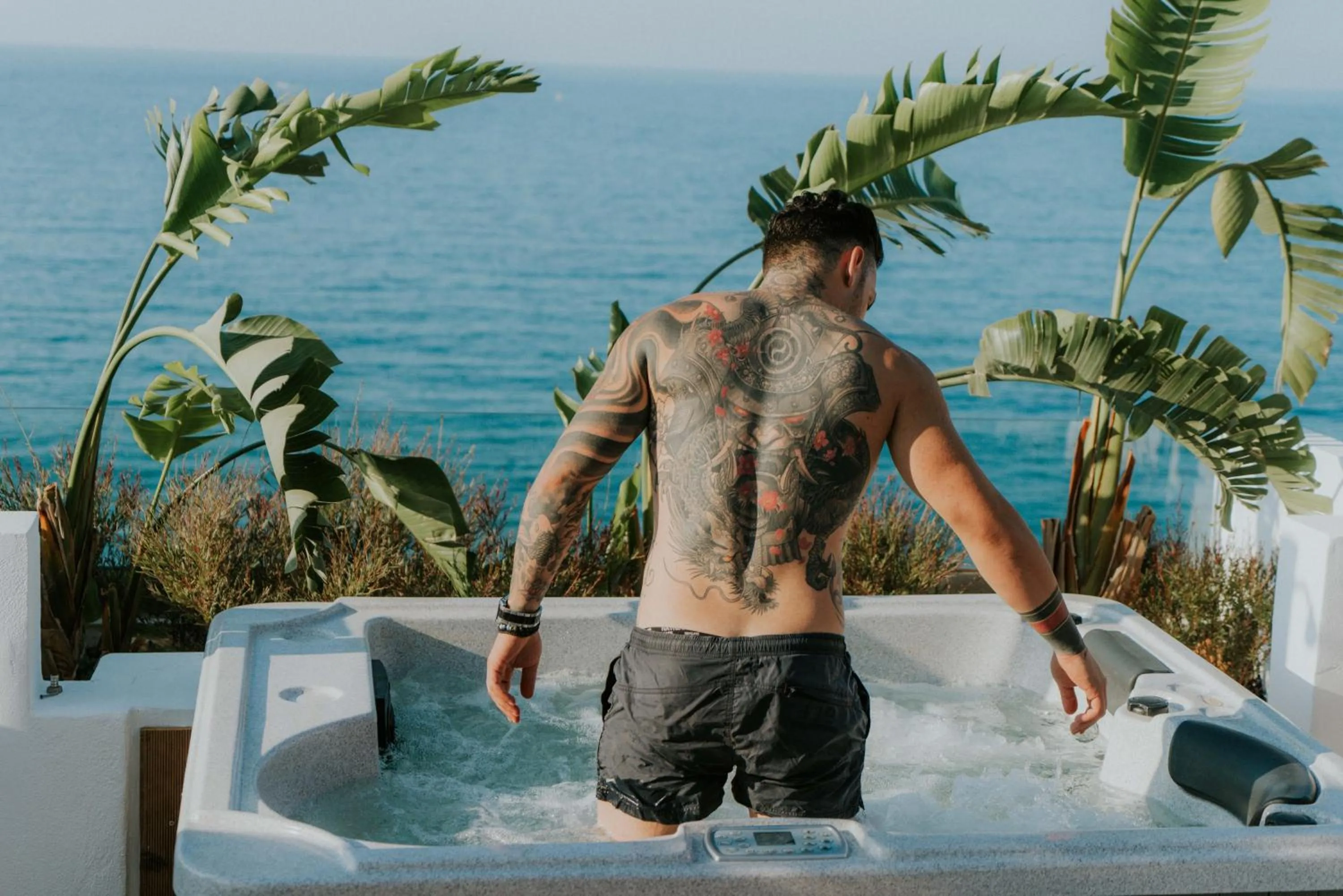 Hot Tub in Kahlua Sea View Suites - Adults Only