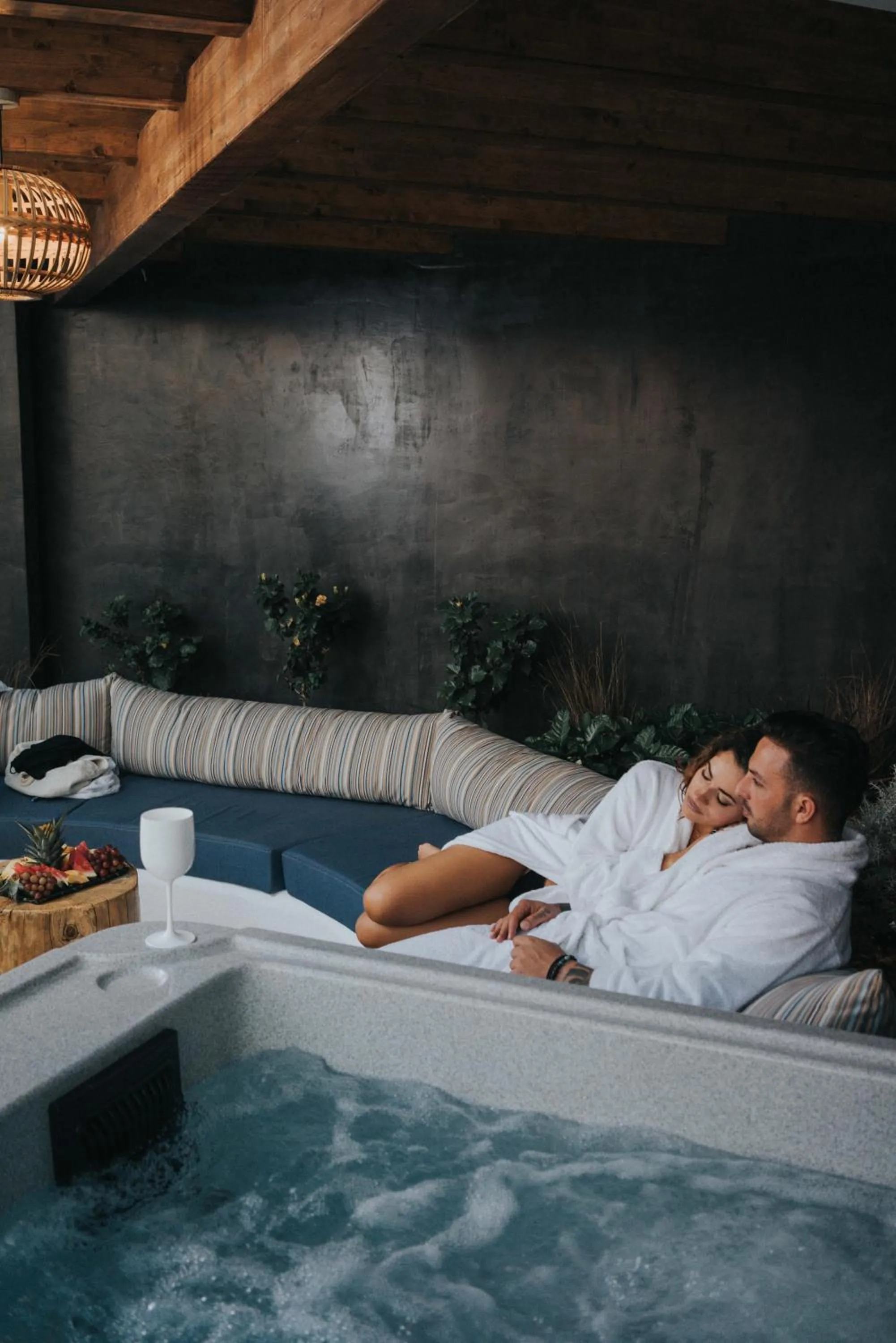 Hot Tub in Kahlua Sea View Suites - Adults Only