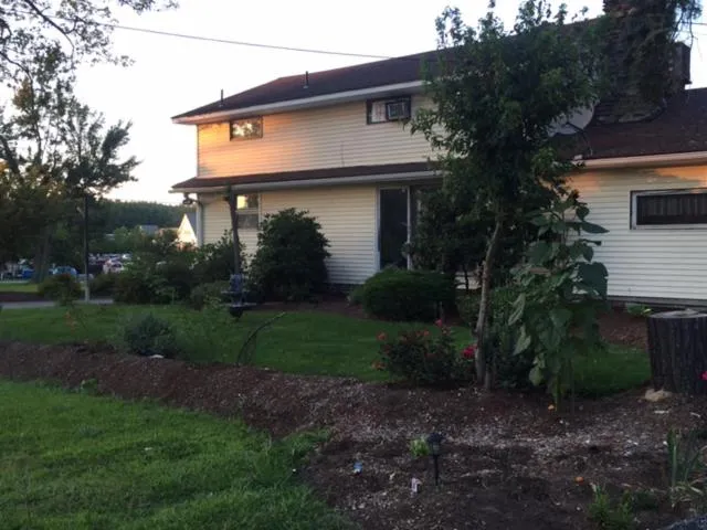 Property building in Hamilton Inn Sturbridge