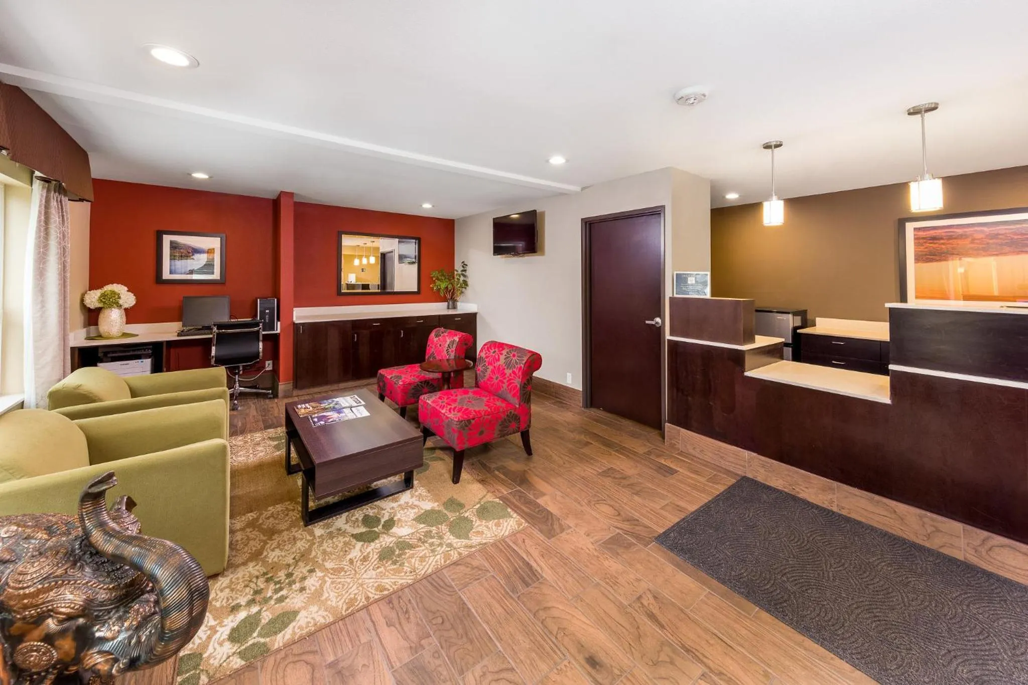 Lobby or reception in Sunset Motel Hood River