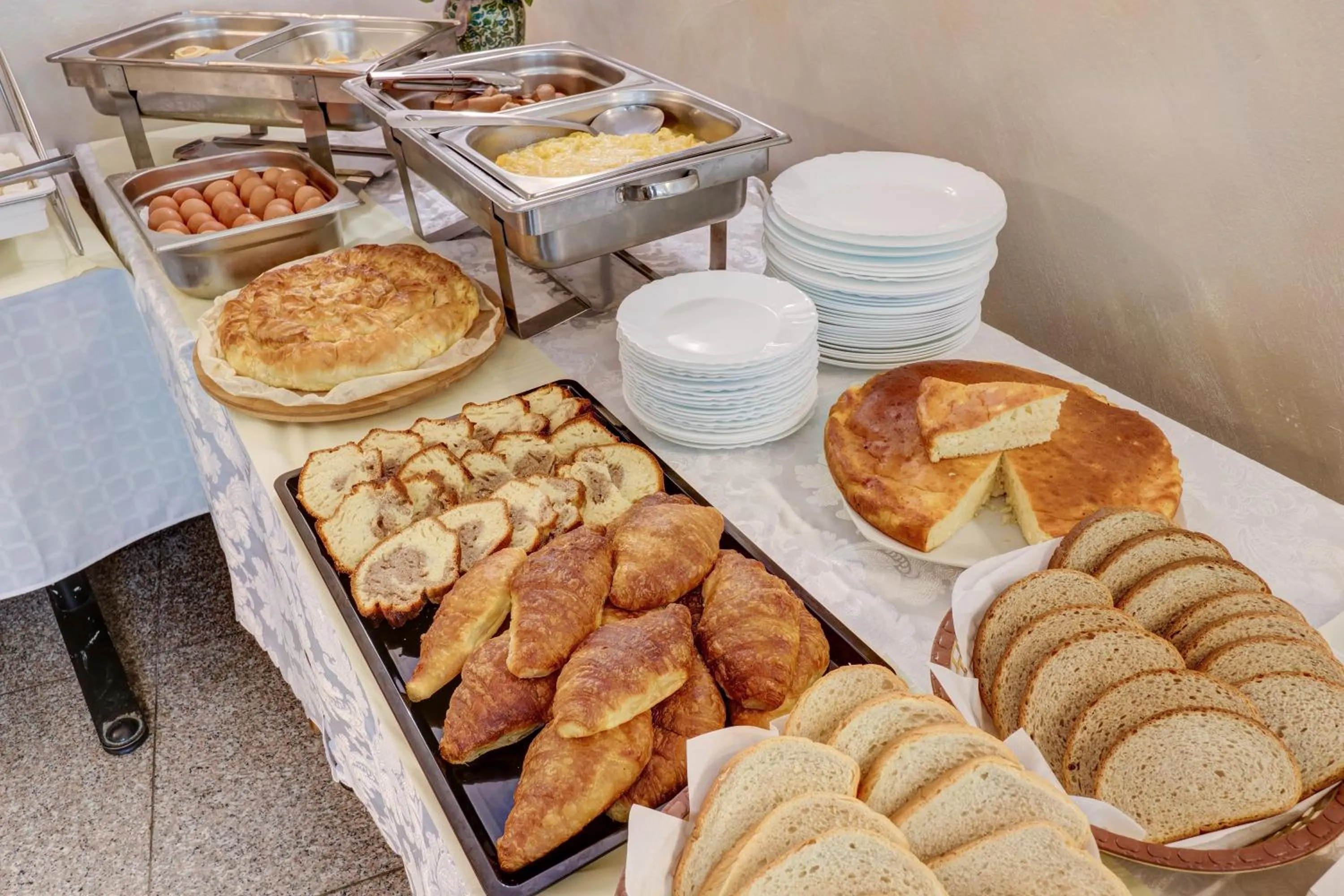 Food in Jupiter 1 Family Hotel