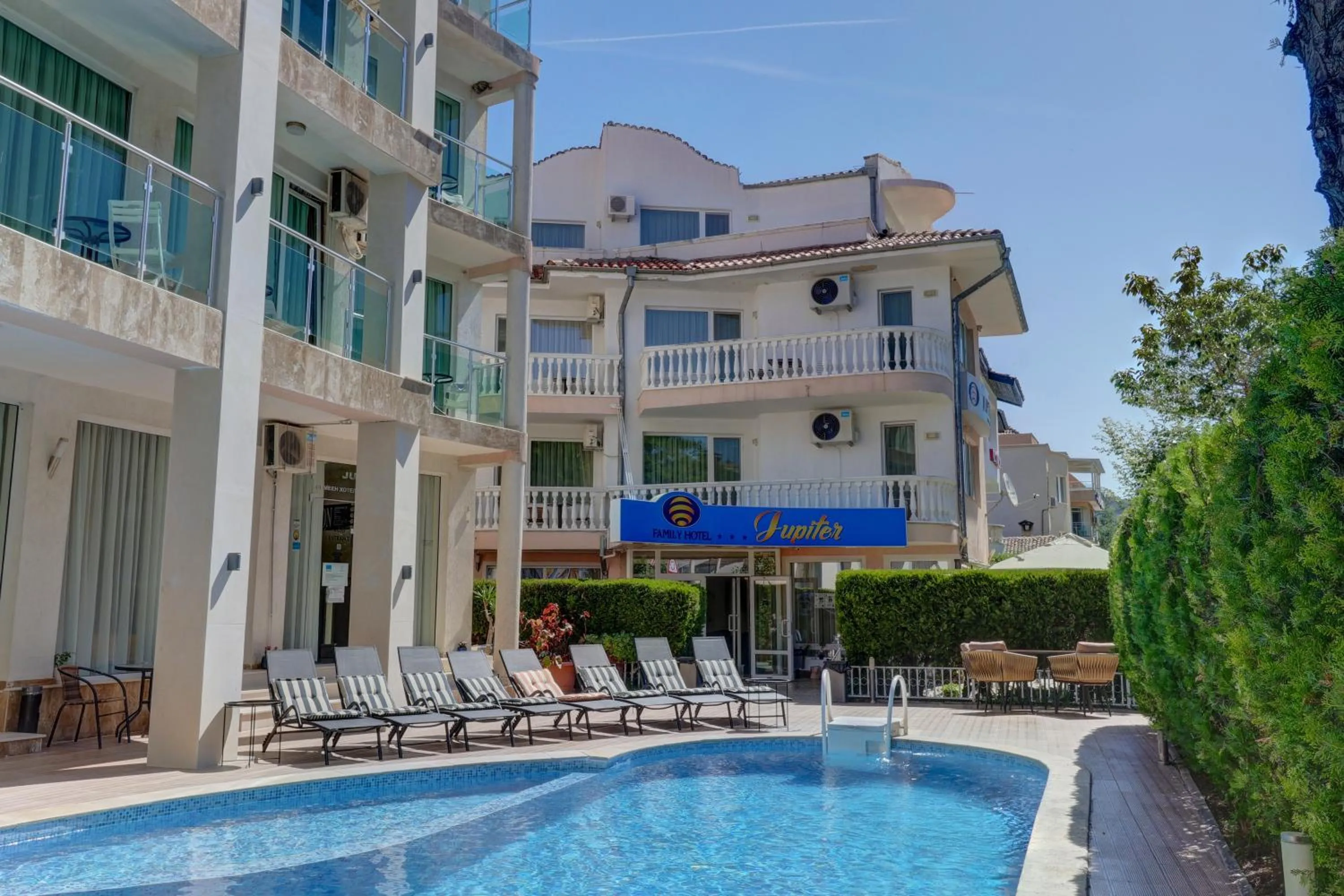 Patio in Jupiter 1 Family Hotel