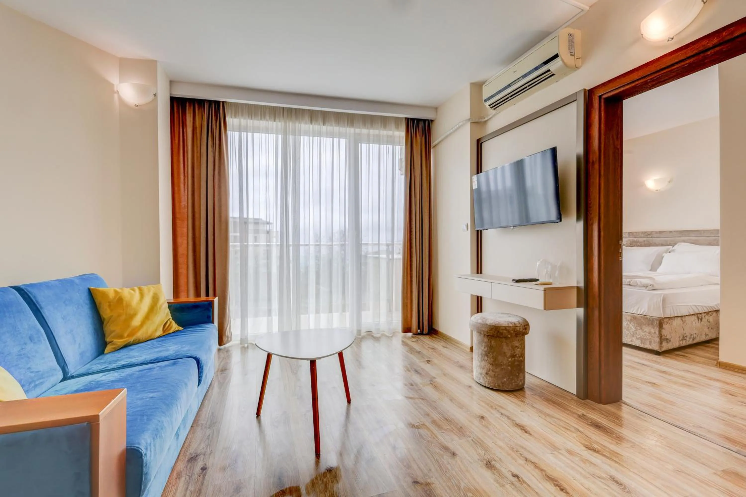 Bed in Jupiter 1 Family Hotel