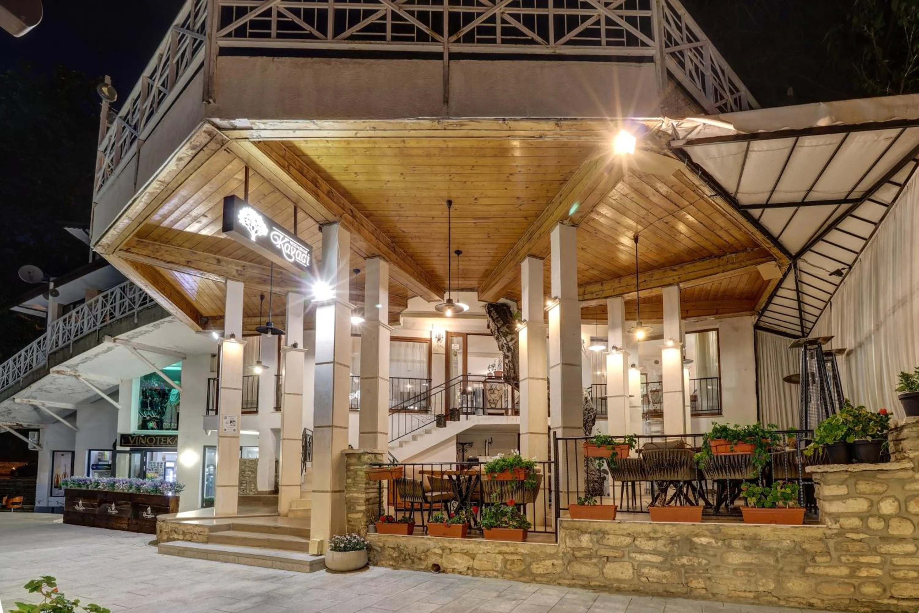 Restaurant/places to eat in Jupiter 1 Family Hotel