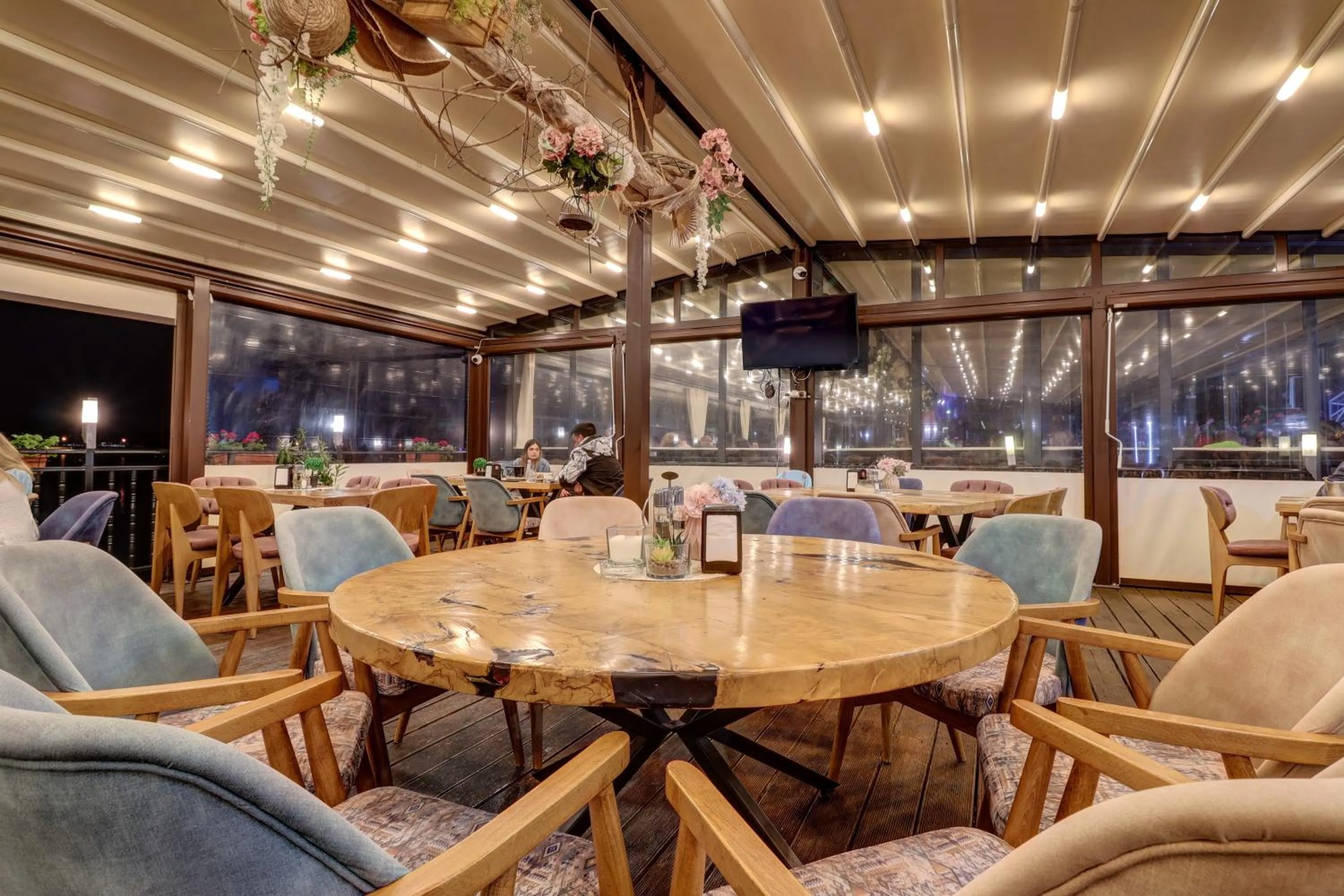 Restaurant/places to eat in Jupiter 1 Family Hotel