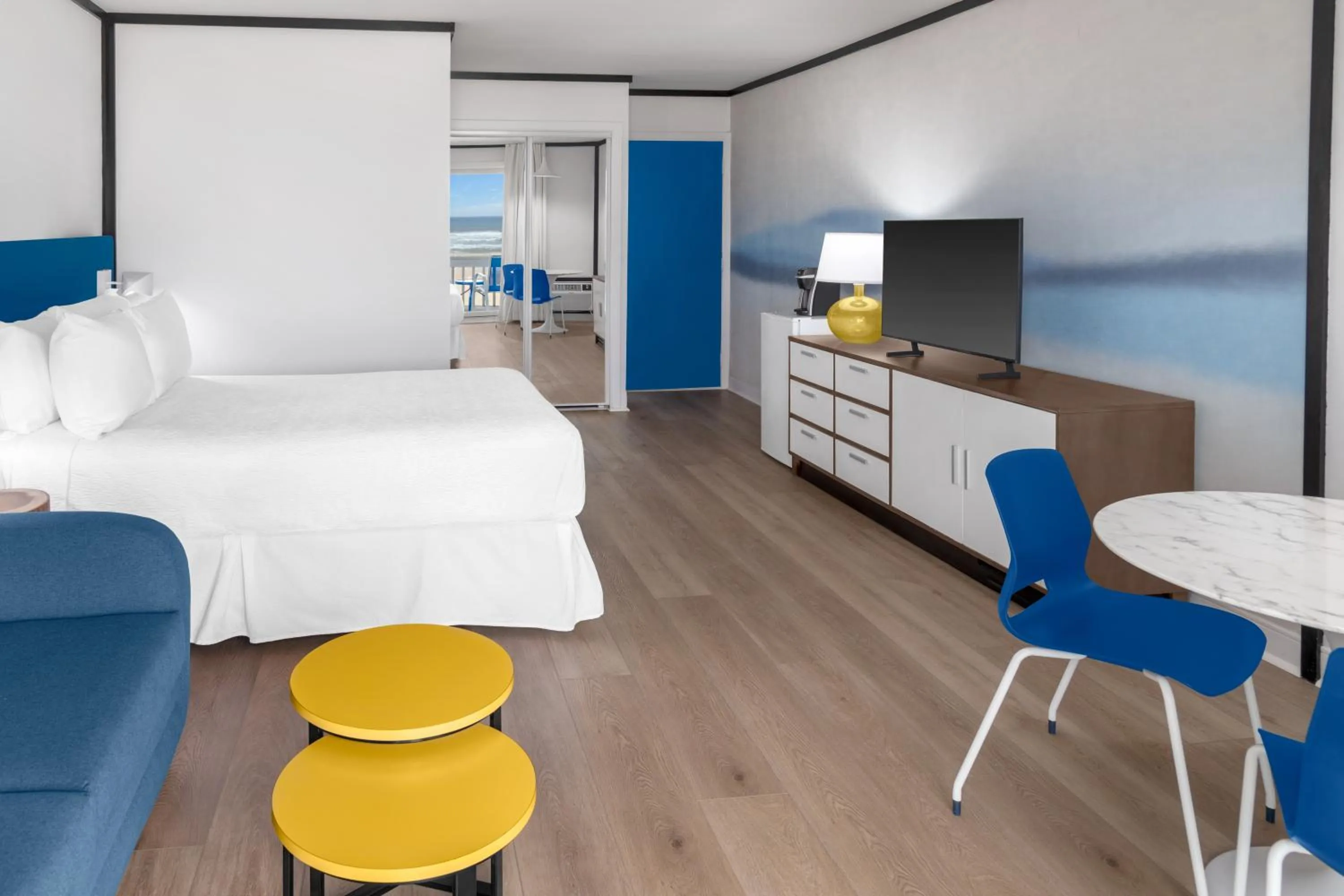 Bedroom, Bed in Montauk Blue Hotel