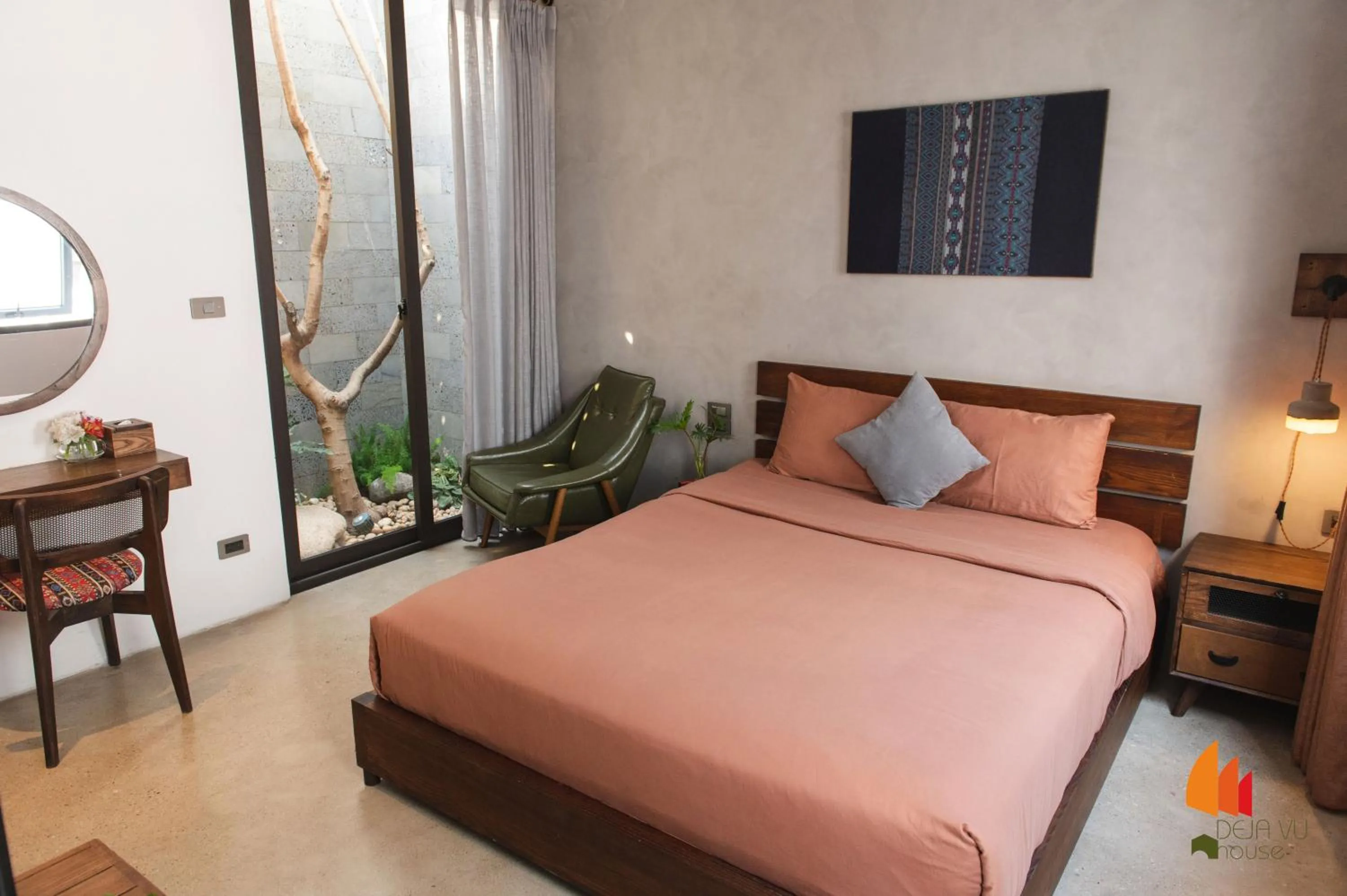 Bed in Deja Vu House Ha Long