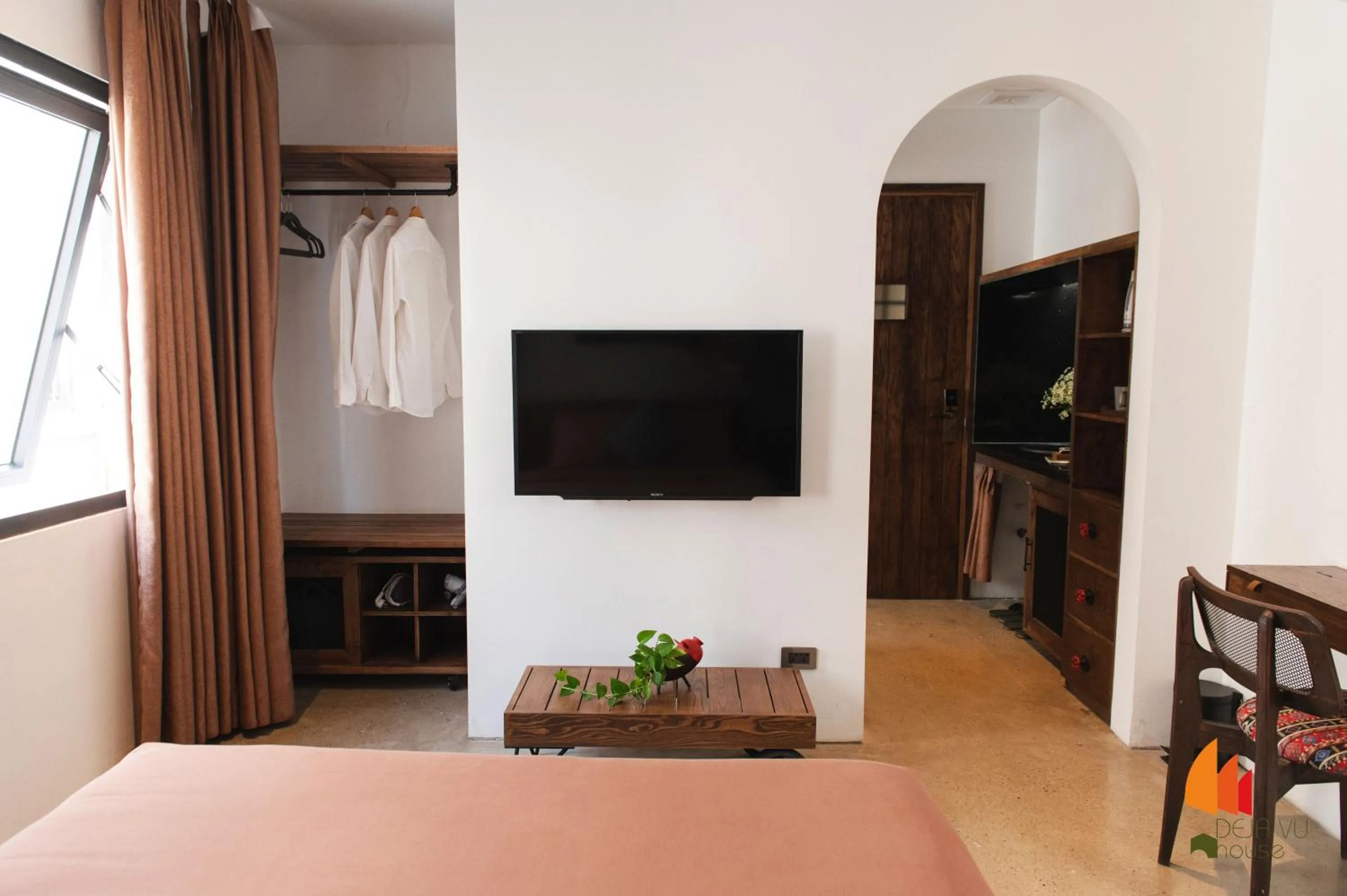 Bed in Deja Vu House Ha Long