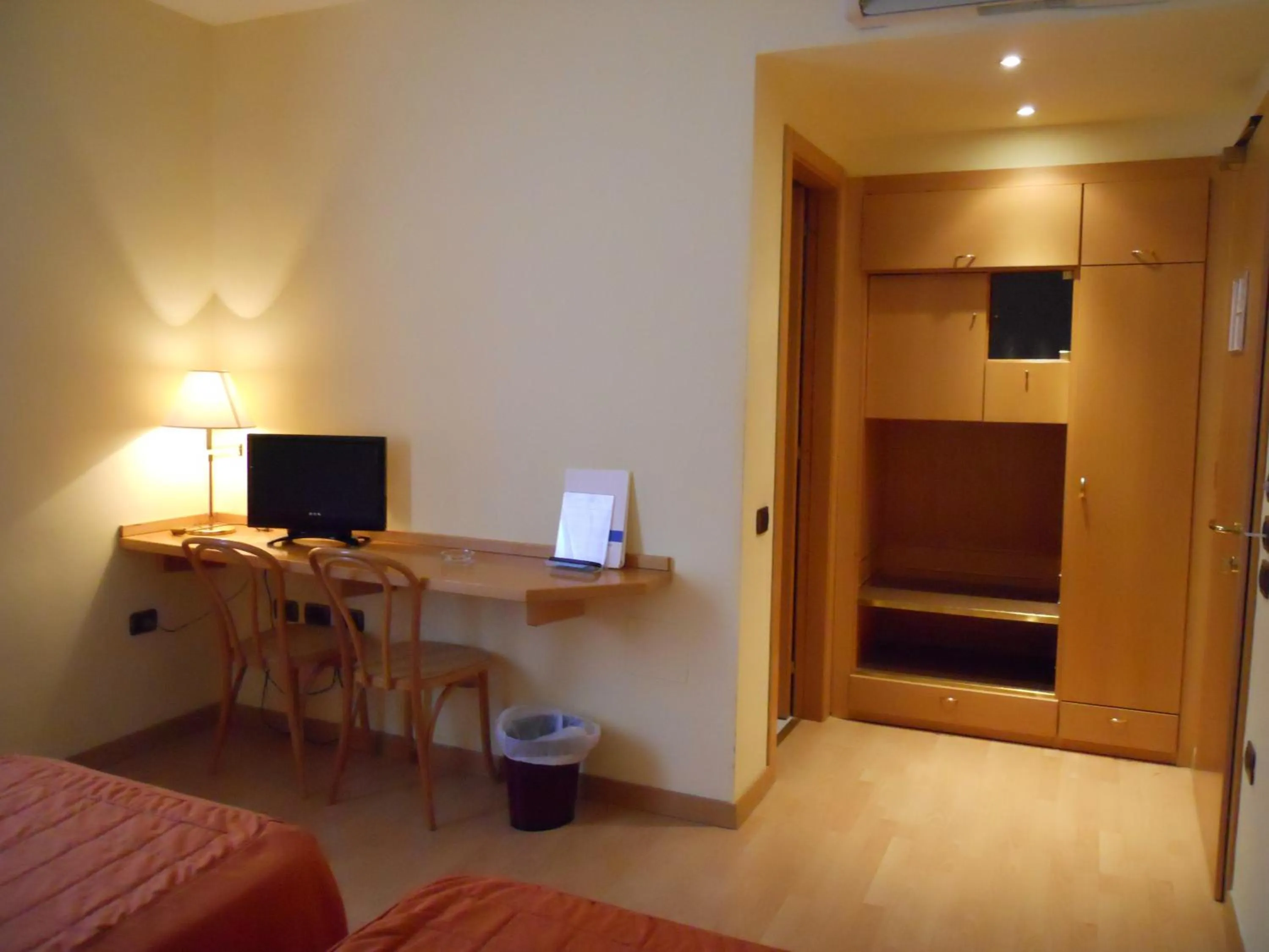 Photo of the whole room, Bed in Albergo Italia