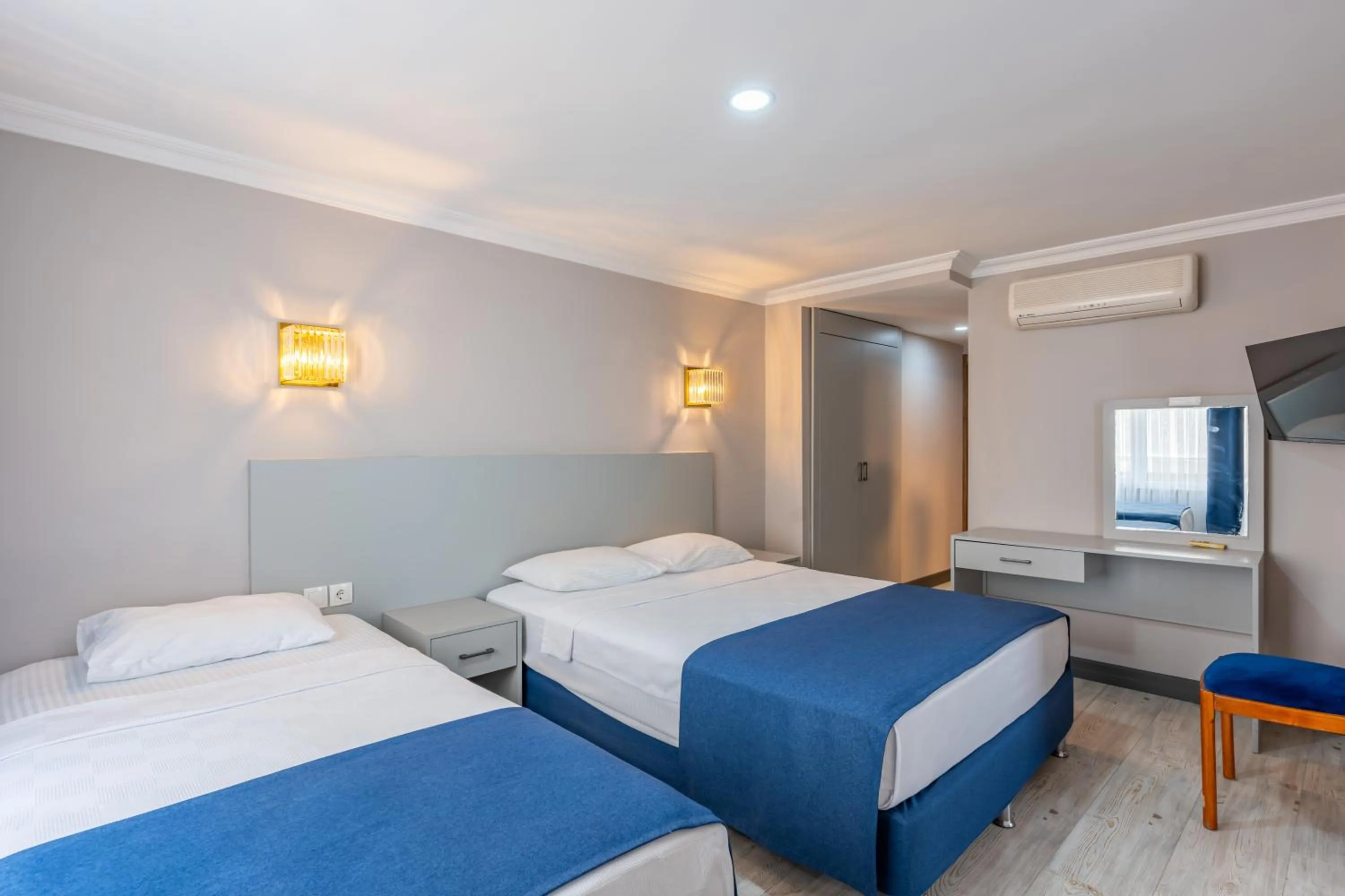 Bedroom, Bed in Safari Otel