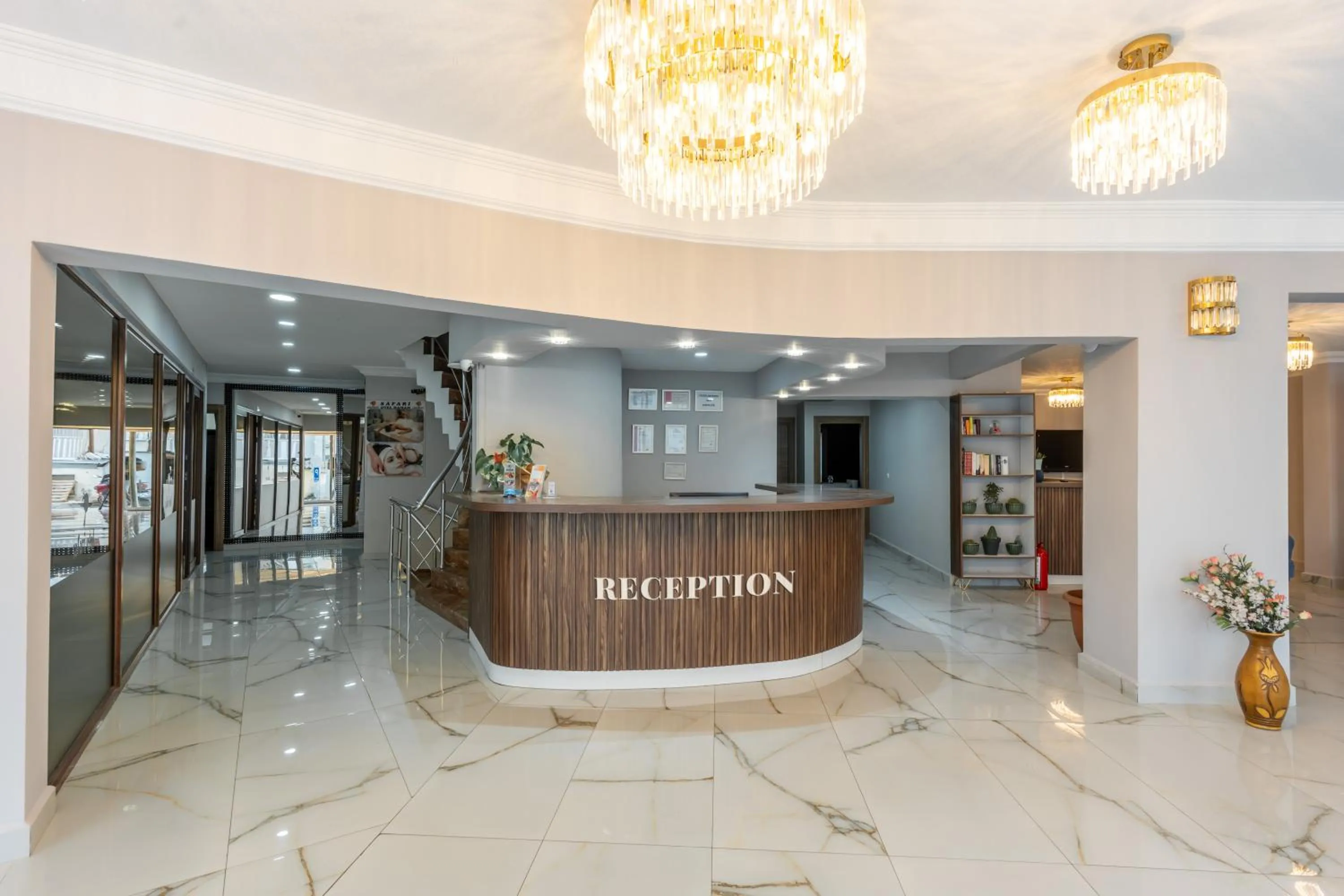 Lobby or reception in Safari Otel