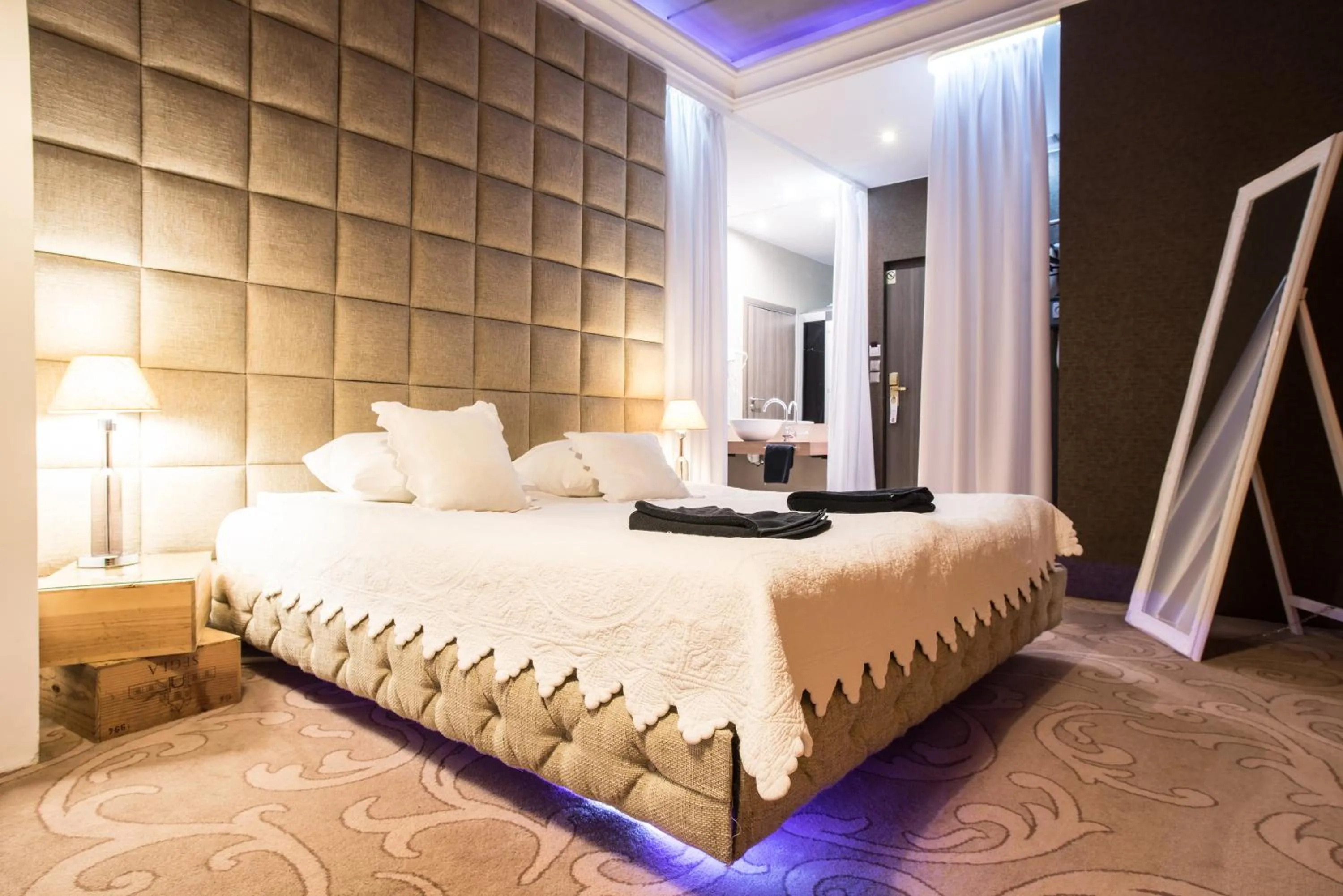 Bedroom, Bed in Hotel Ramka & Restaurant & Wine Bar