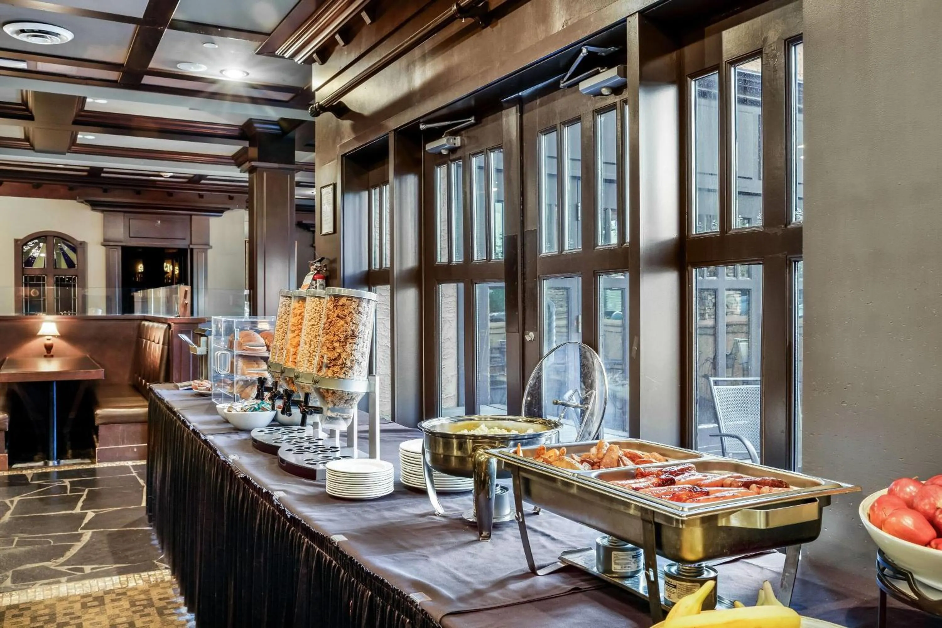 Restaurant/places to eat in Days Inn & Suites by Wyndham West Edmonton