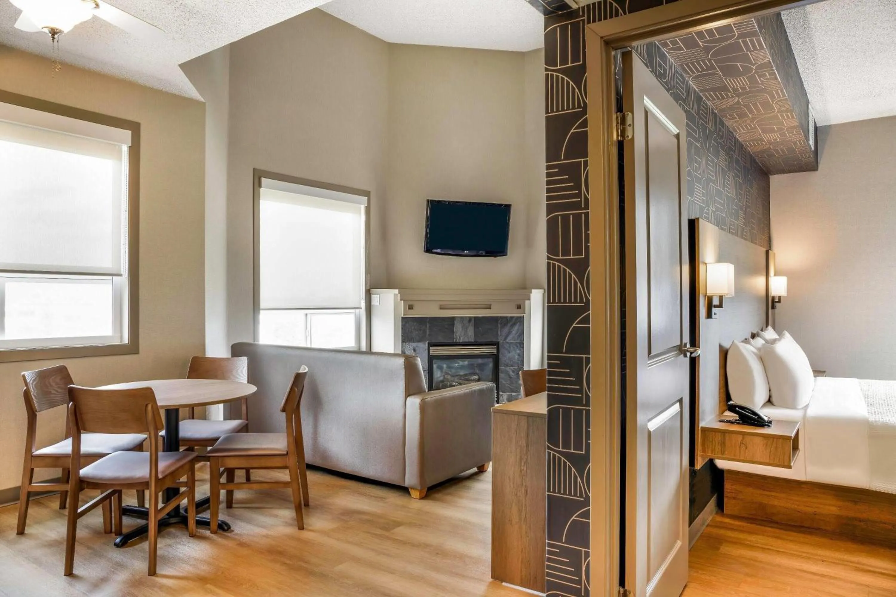 Photo of the whole room, Bed in Days Inn & Suites by Wyndham West Edmonton