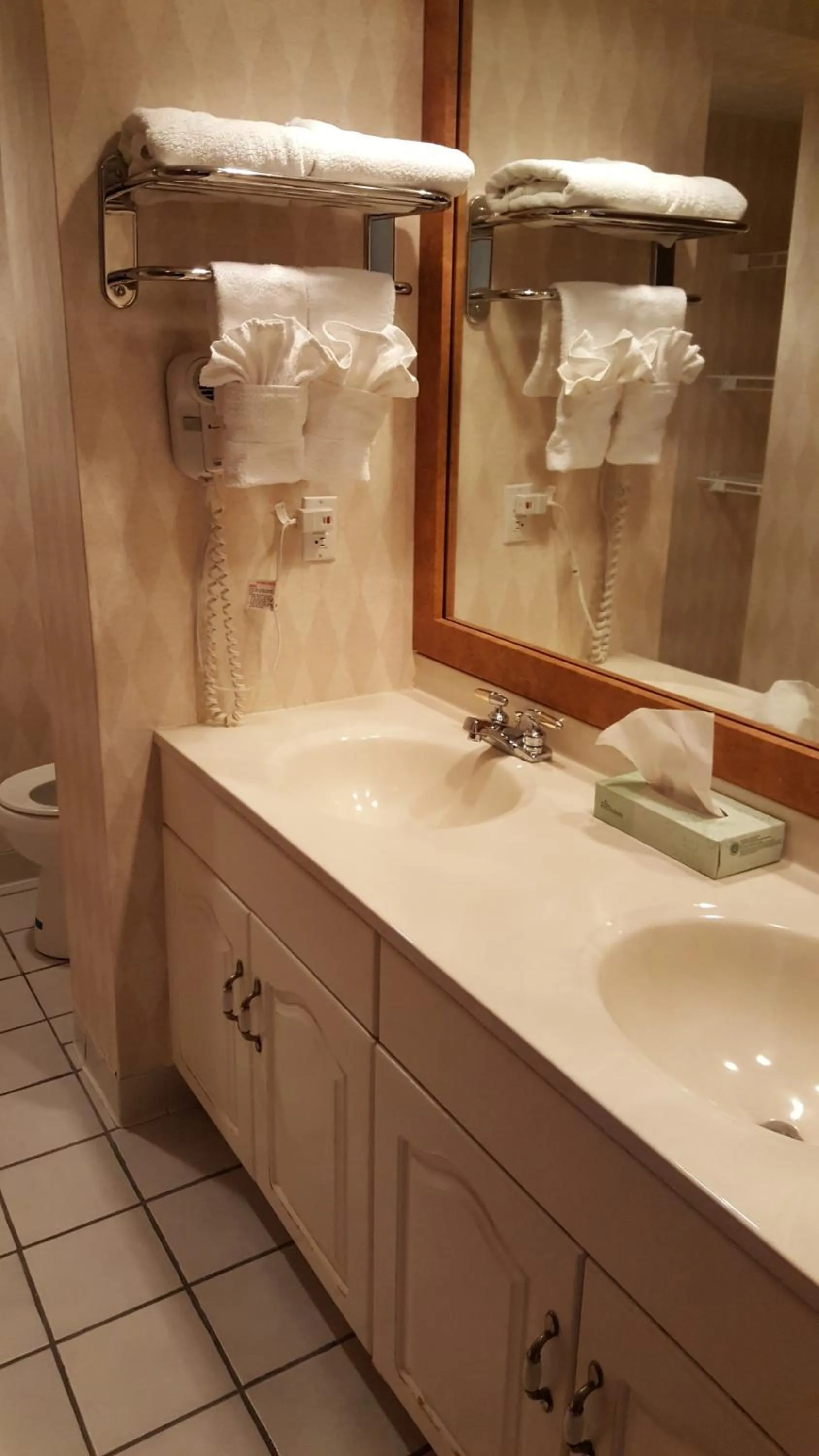 Bathroom in Motel 6-Oriskany, NY