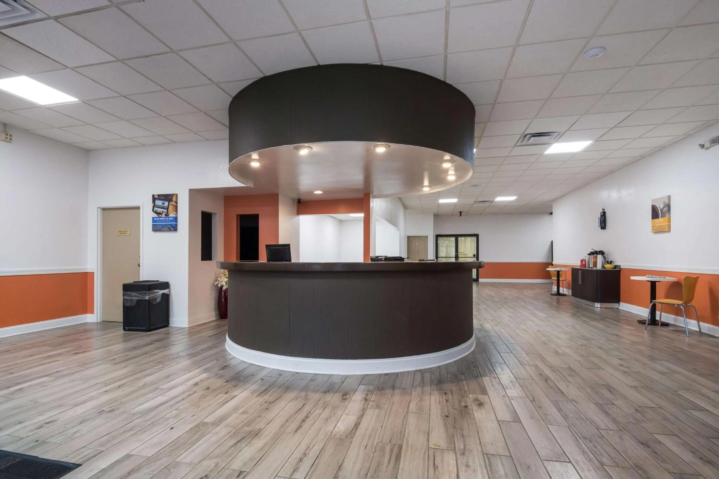 Lobby or reception, Lobby/Reception in Motel 6-Oriskany, NY