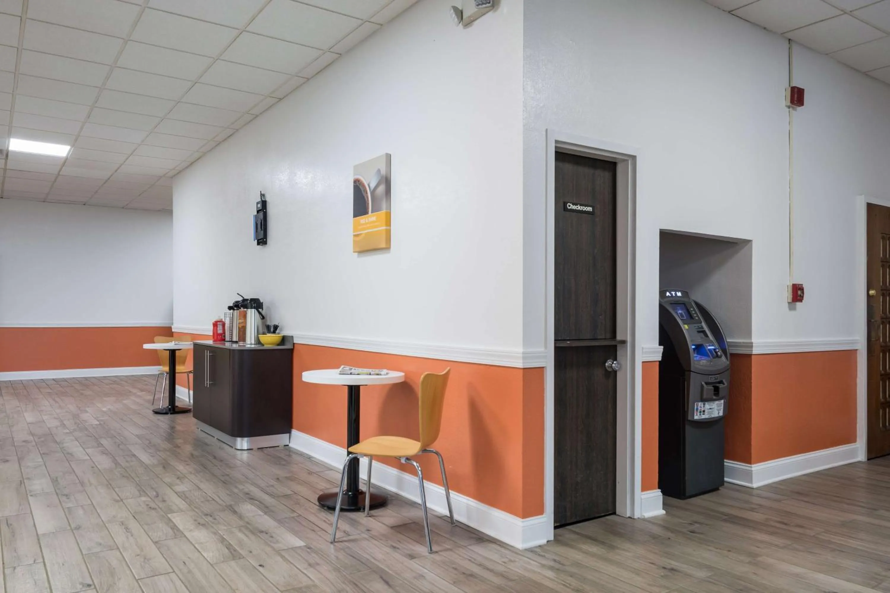 Restaurant/places to eat in Motel 6-Oriskany, NY