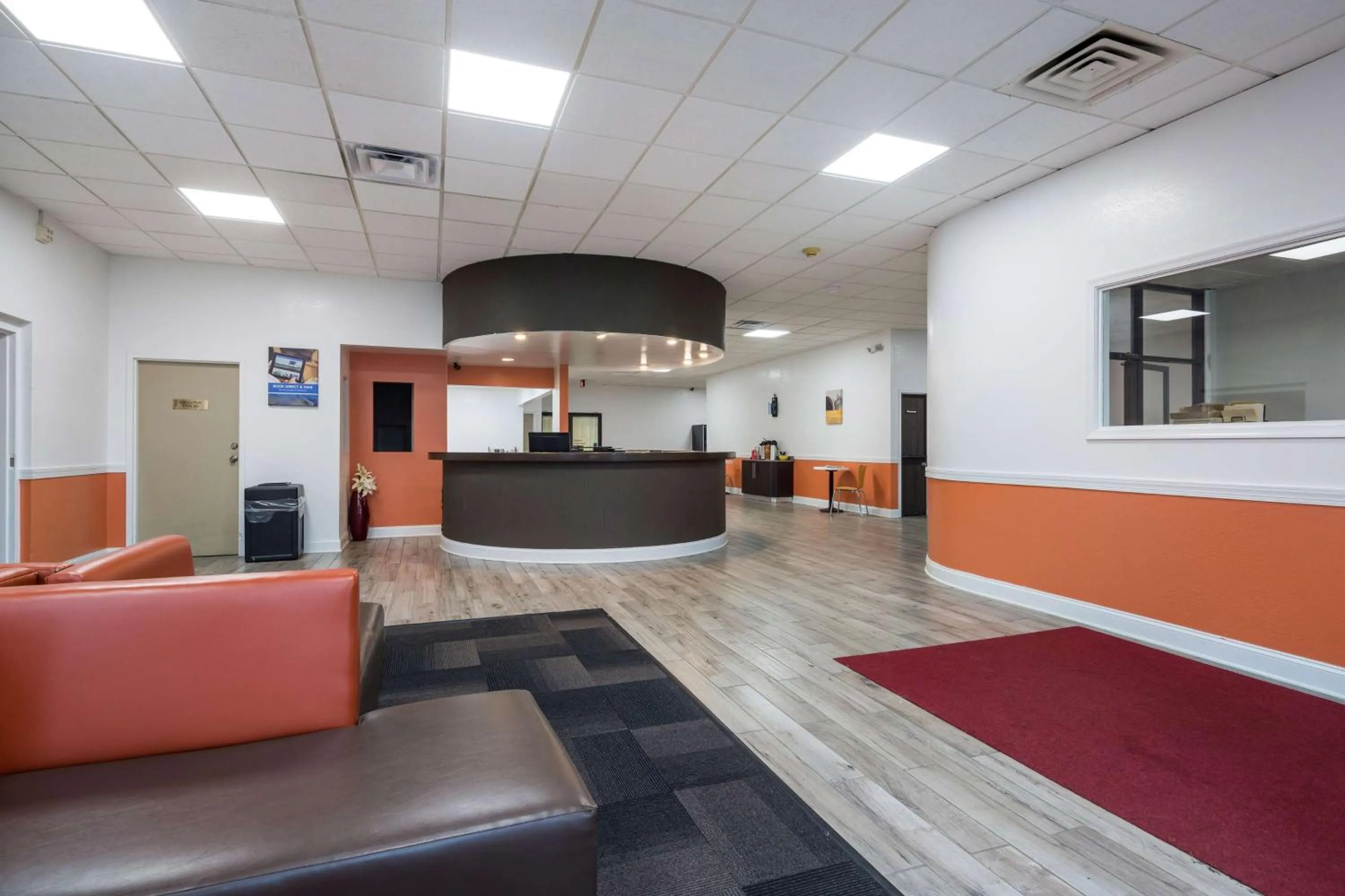 Lobby or reception, Lobby/Reception in Motel 6-Oriskany, NY