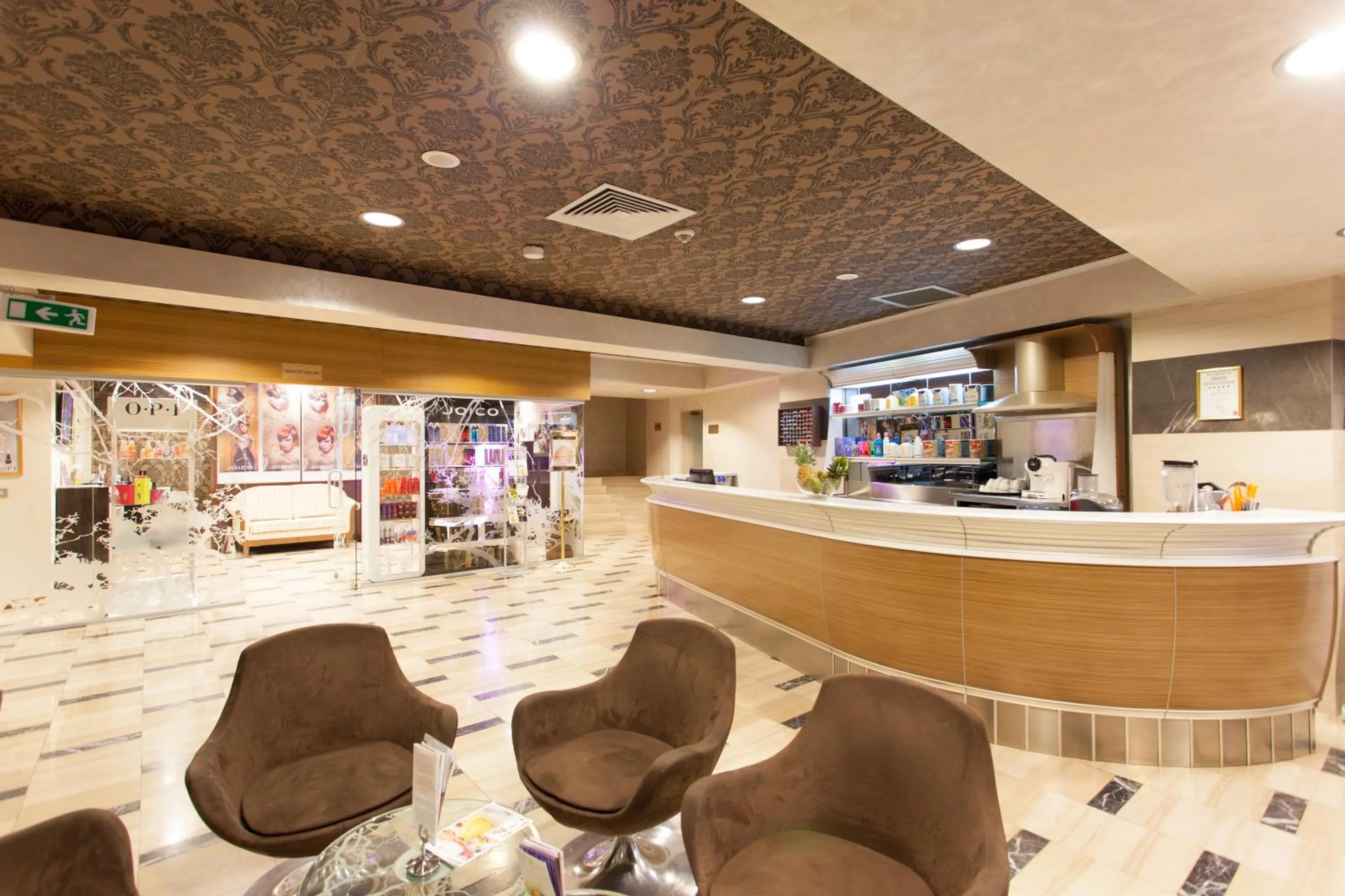 Lounge or bar in Metropolis Hotel